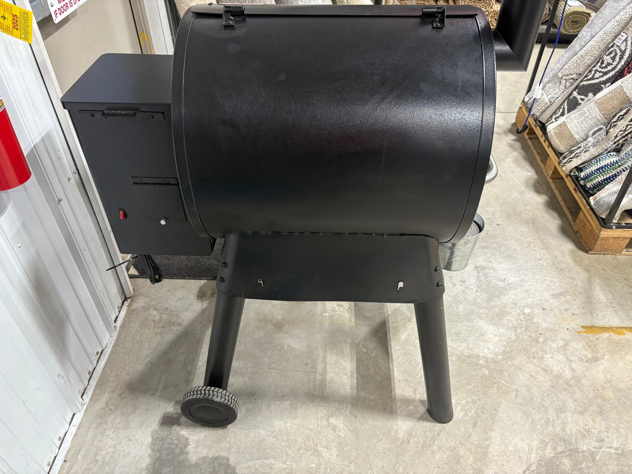 Brand new and assembled Traeger Pro 575 Wi-Fi Pellet Grill and Smoker in Black. Included with purchase is brand new Traeger Pro 575 Insulation Blanket.