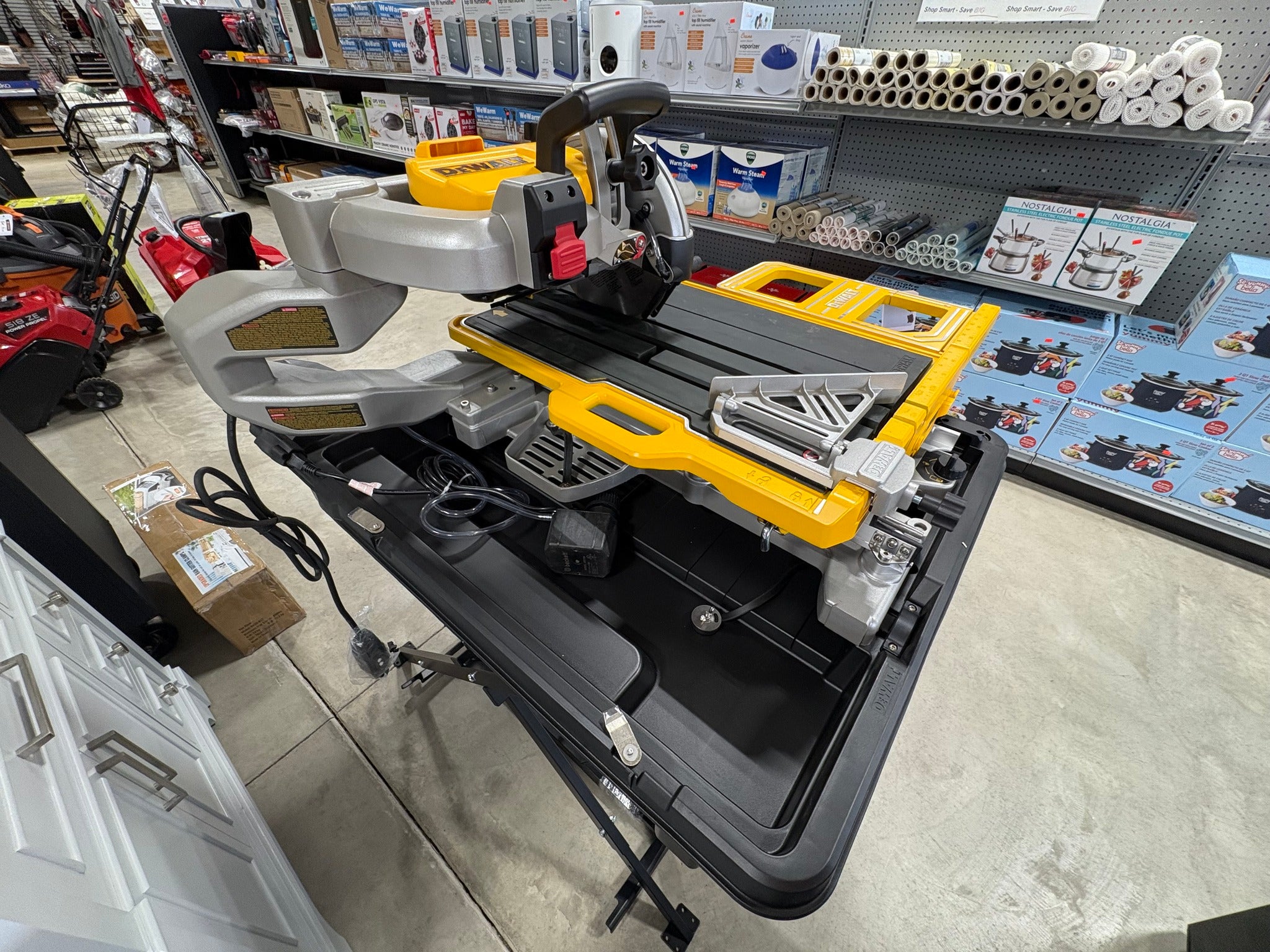 Brand new DEWALT 10 in. High Capacity Wet Tile Saw with Stand