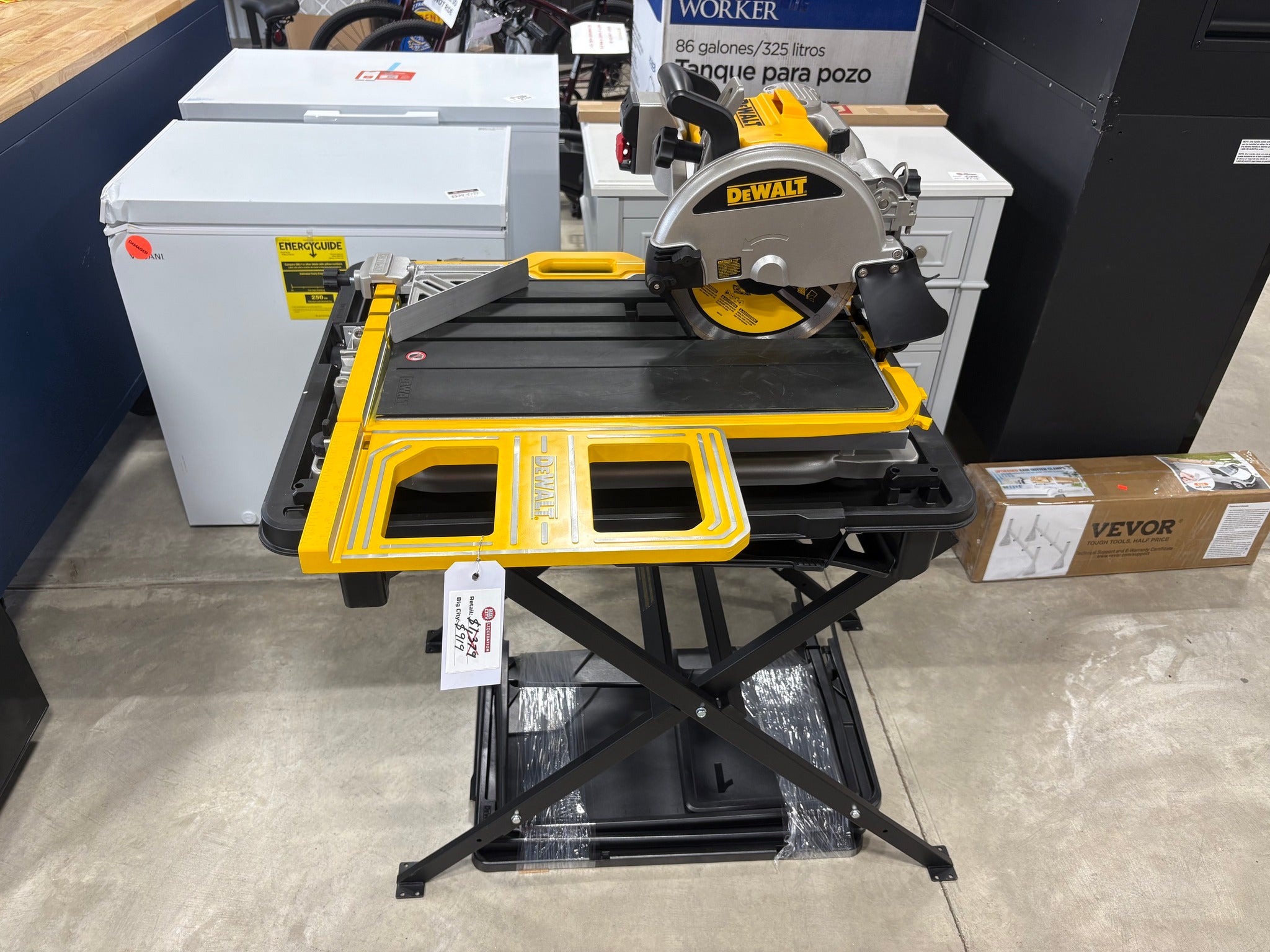 Brand new DEWALT 10 in. High Capacity Wet Tile Saw with Stand