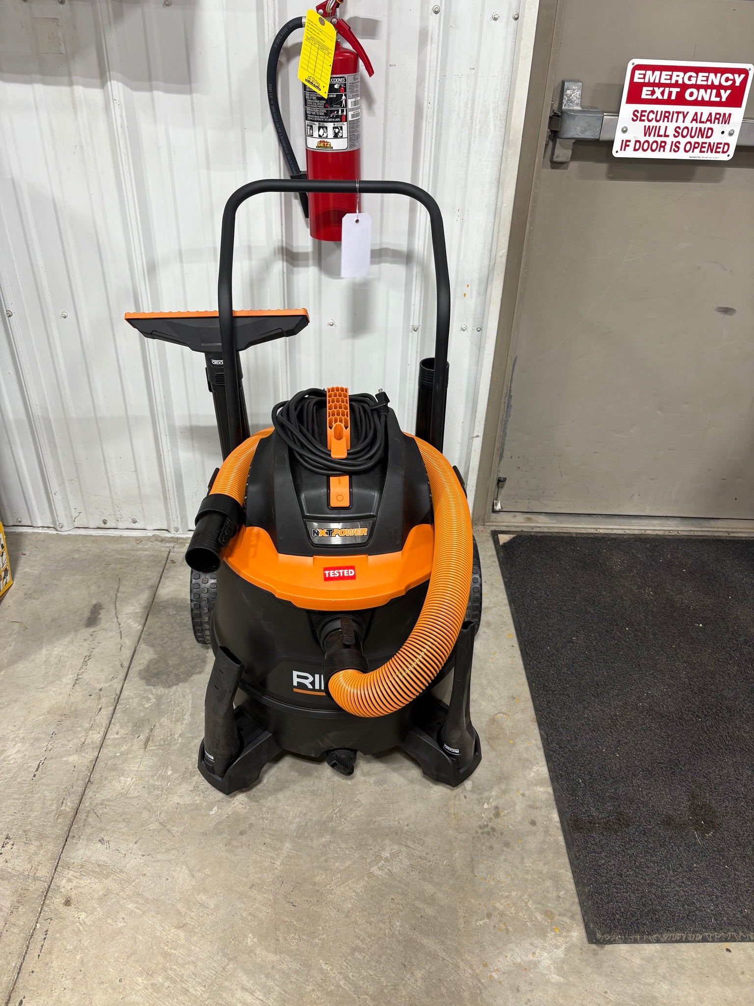 RIDGID 16 Gal. 7.0 Peak HP NXT Shop Vacuum with Cart, Filter, Hose and 2-1/2 in. NXT Floor Tool Kit
