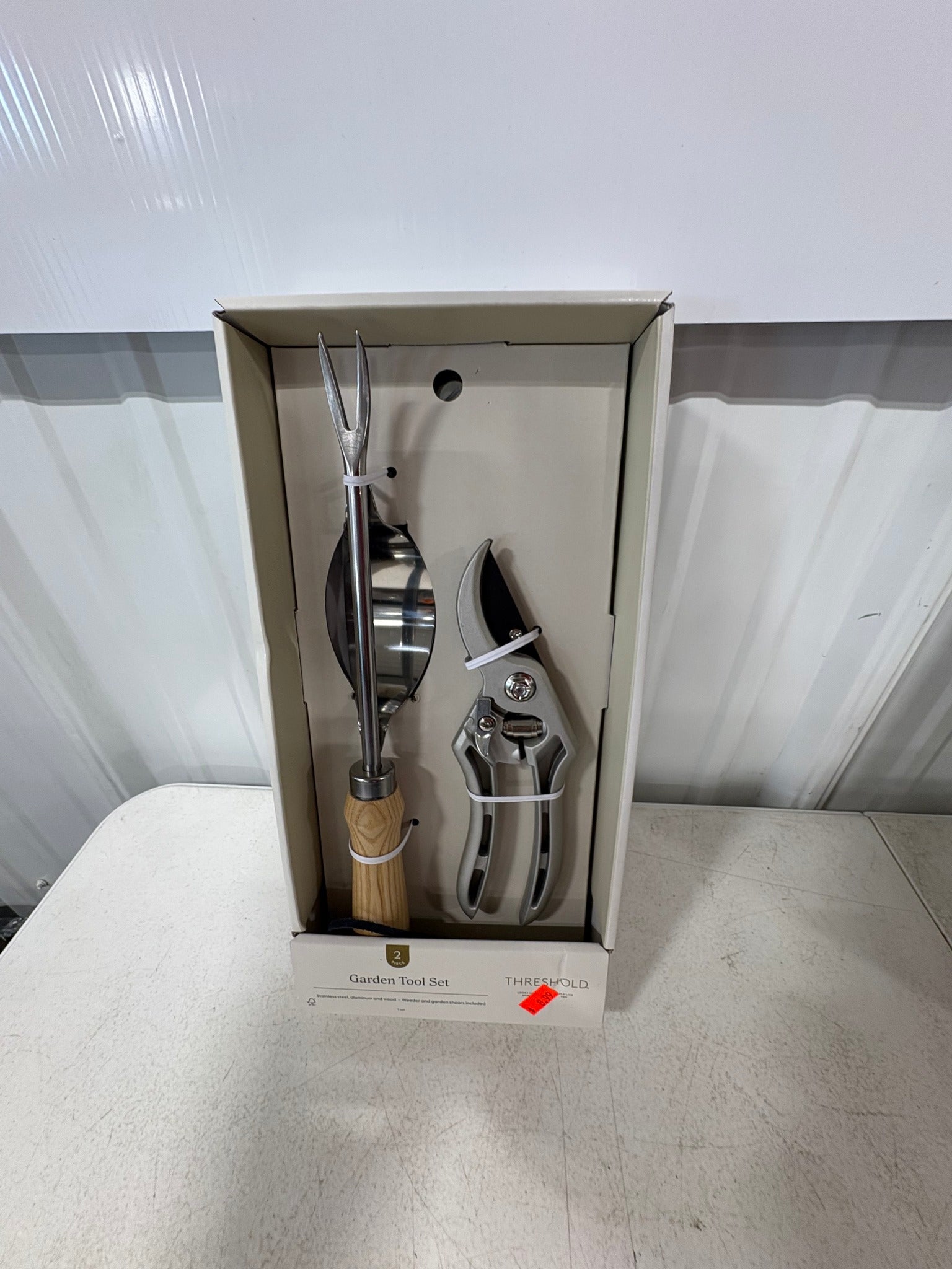 Brand new Threshold 2pc Trim Gardening Tool Set