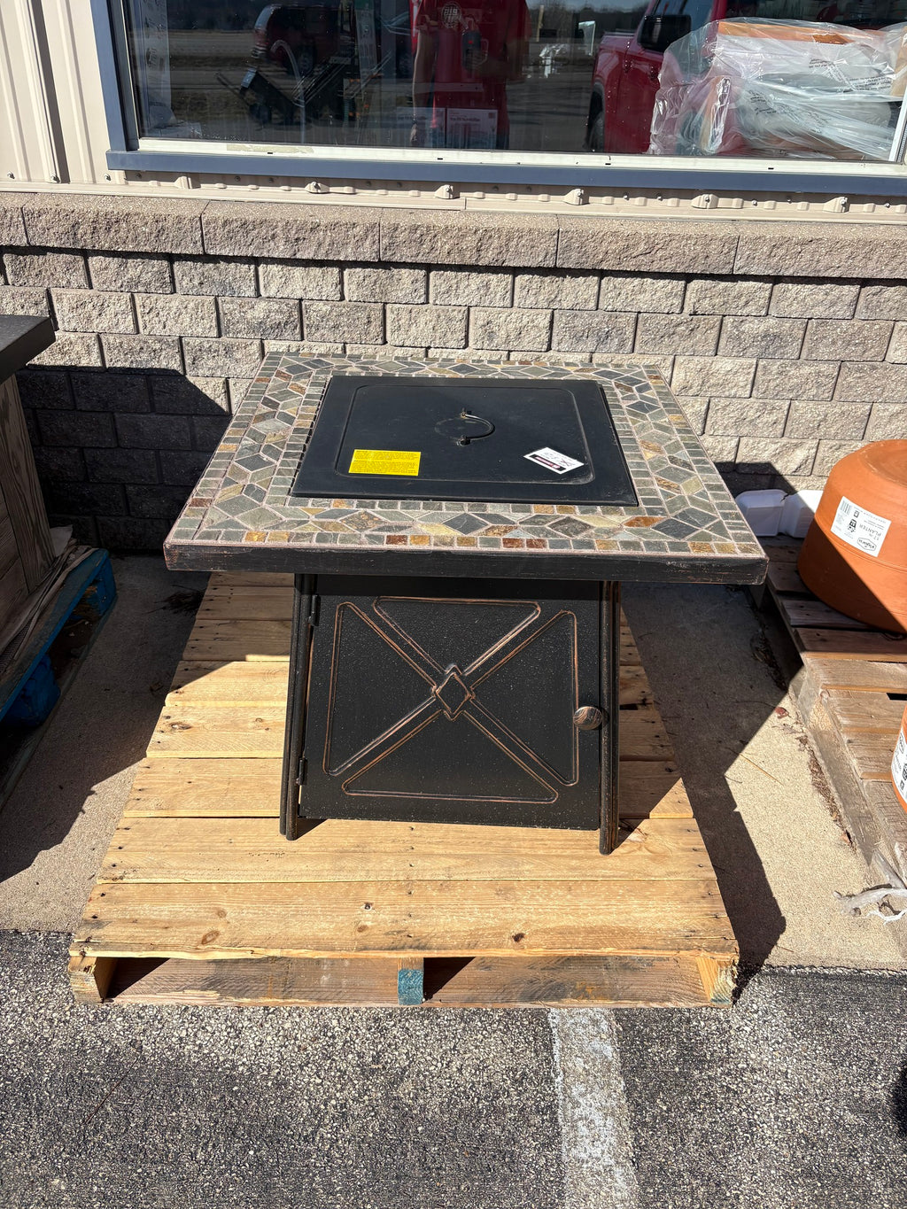 Brand new and fully assembled Hampton Bay Crossridge 30.00 in. W 50000 BTU Steel Propane Outdoor Fire Pit Table with Lava Rocks and Screen