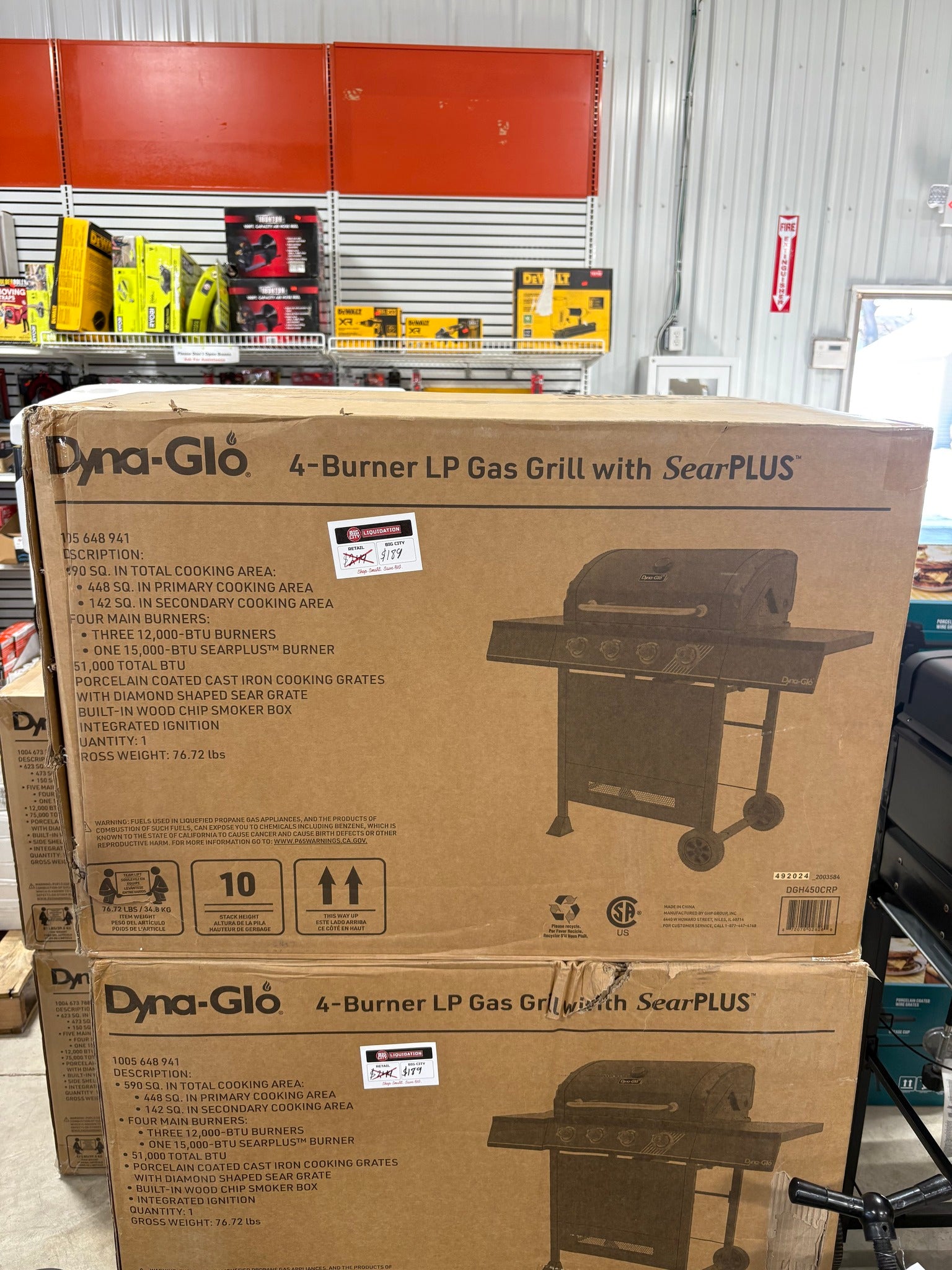 Brand new in the box Dyna-Glo 4-Burner Propane Gas Grill in Matte Black with TriVantage Multifunctional Cooking System