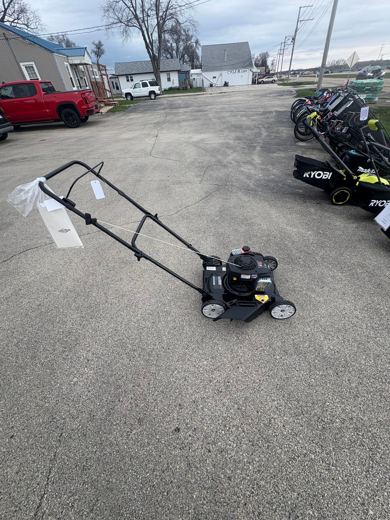 Brand new Murray 20 in. 125 cc Briggs & Stratton Walk Behind Gas Push Lawn Mower with 4 Wheel Height Adjustment and Prime 'N Pull Start