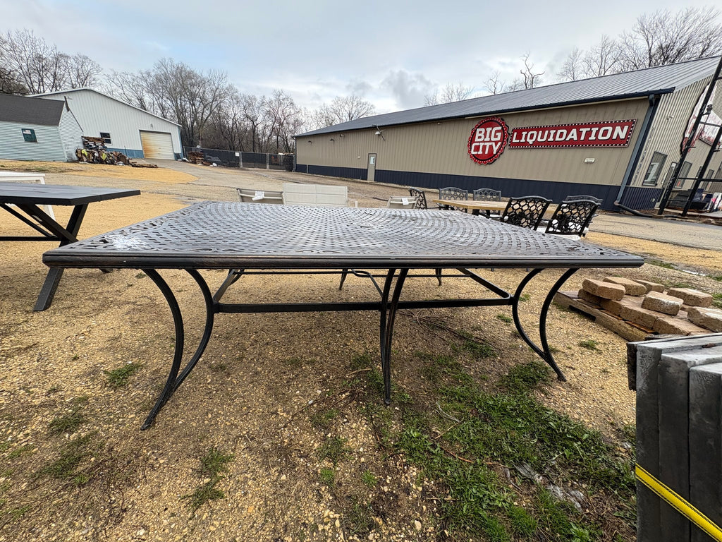 Brand new Metal Outdoor Dining Table