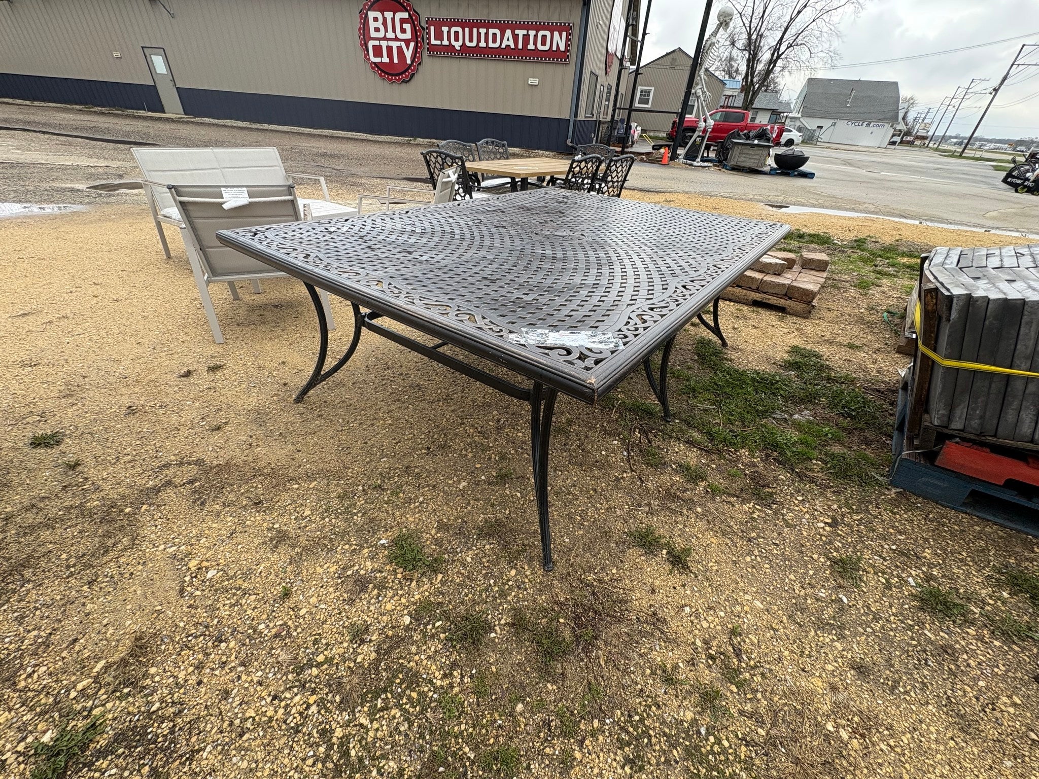 Brand new Metal Outdoor Dining Table
