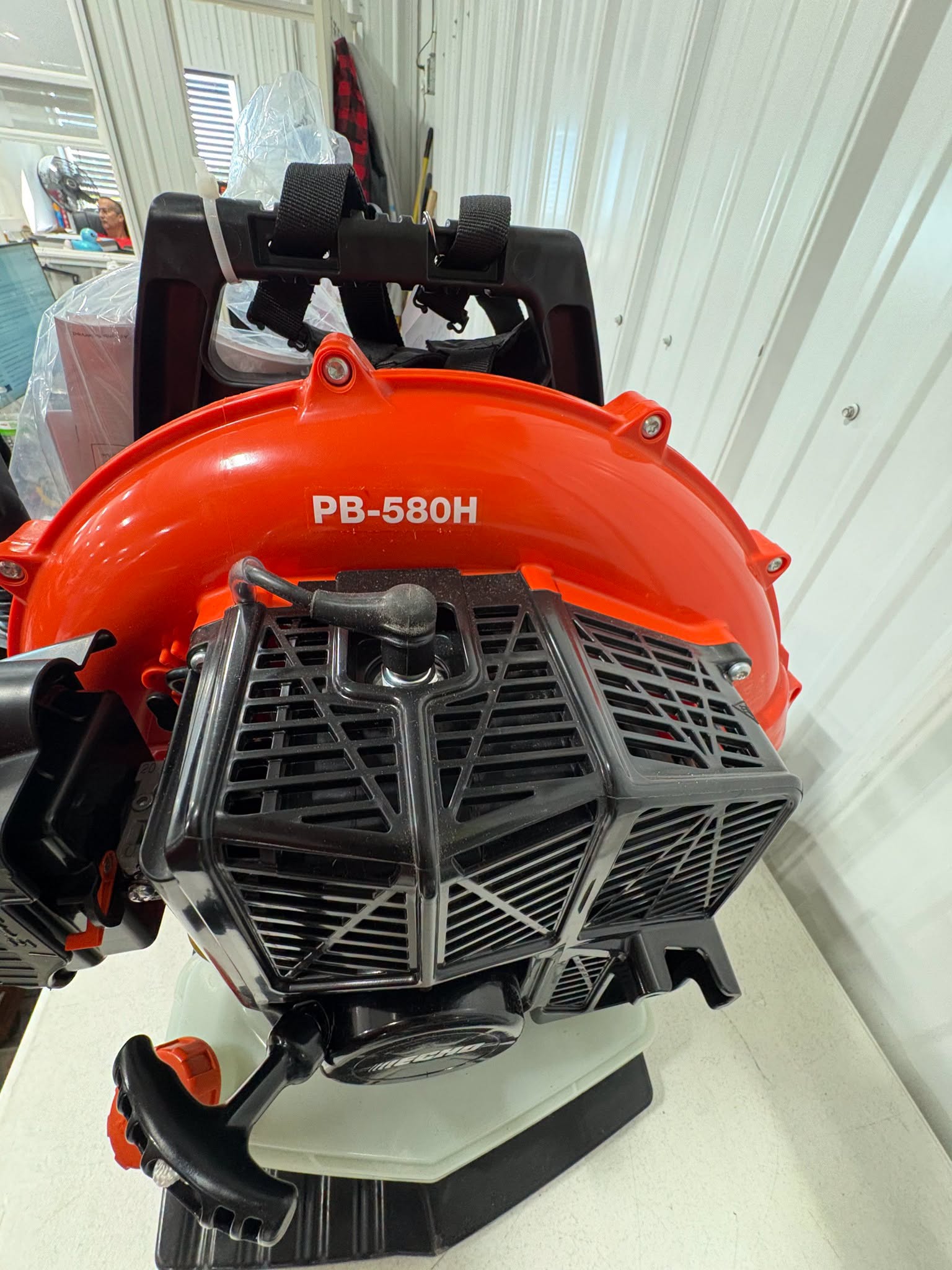 Brand new ECHO 216 MPH 517 CFM 58.2 cc Gas 2-Stroke Backpack Leaf Blower with Hip Throttle Model # PB-580H