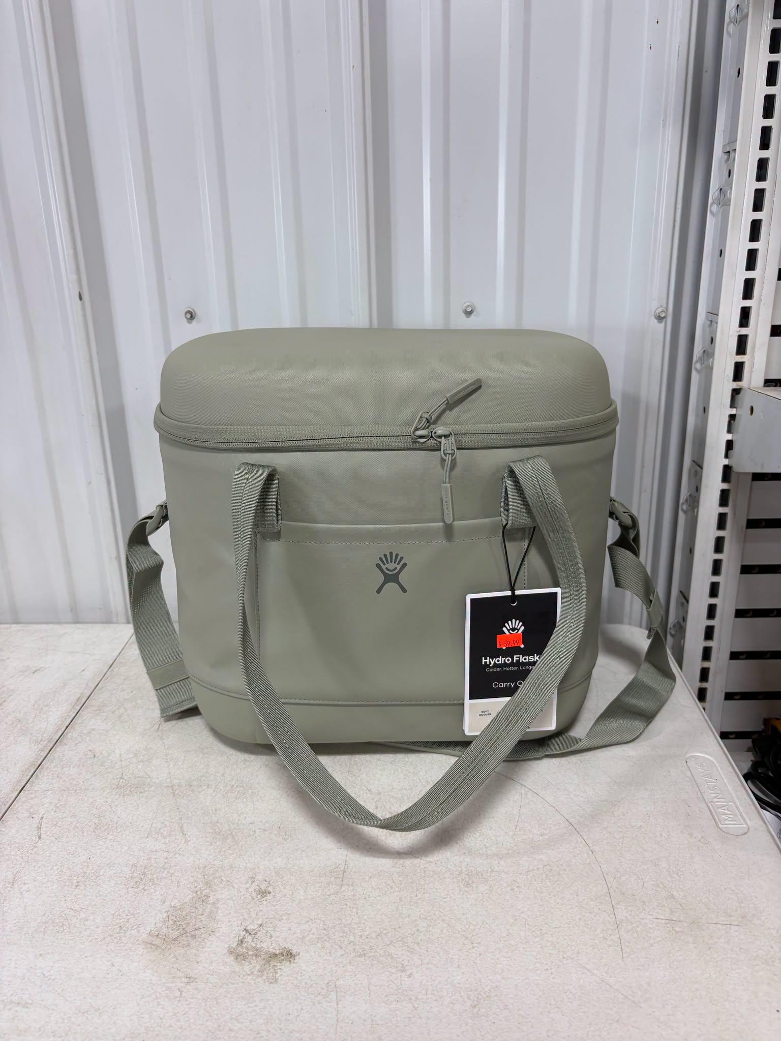 Brand new Hydro Flask 21.1qt Carry Out Soft Cooler