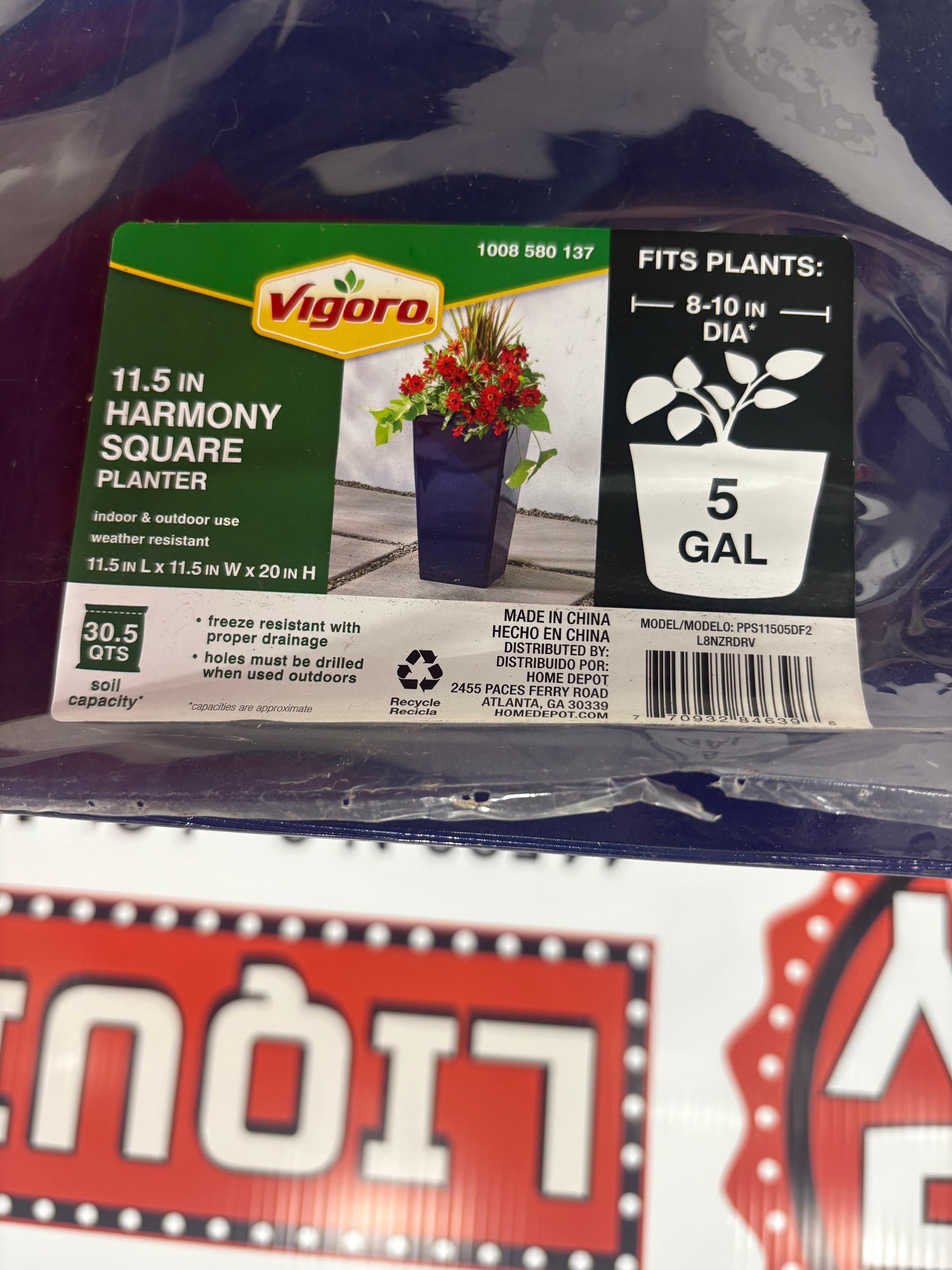 Brand new 11.5 in. Harmony Medium Cobalt Blue Plastic Square Planter