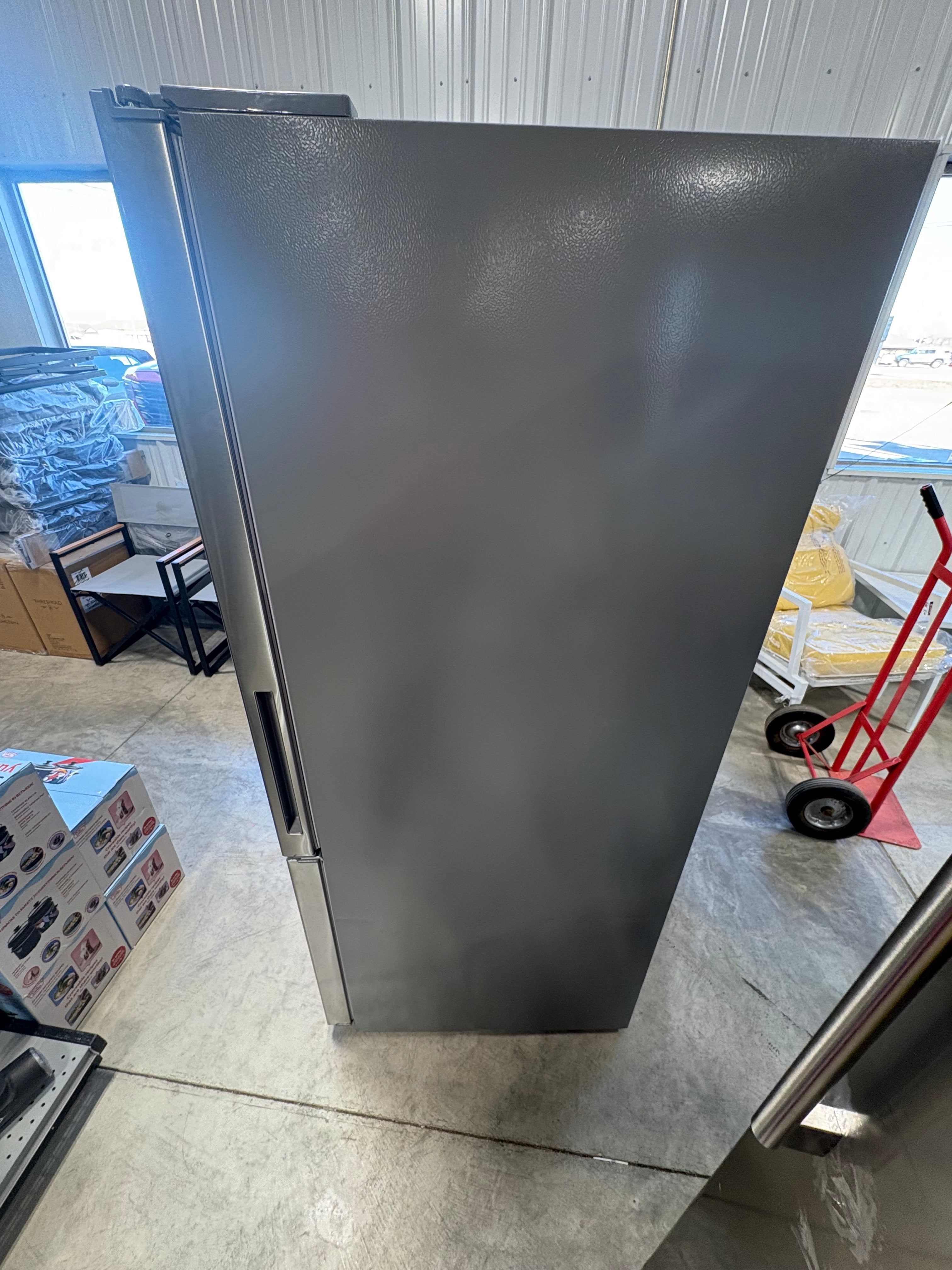 Brand new Vissani 30 in. 18.7 cu. ft. Bottom Freezer Refrigerator in Fingerprint Resistant Stainless Steel, Garage Ready