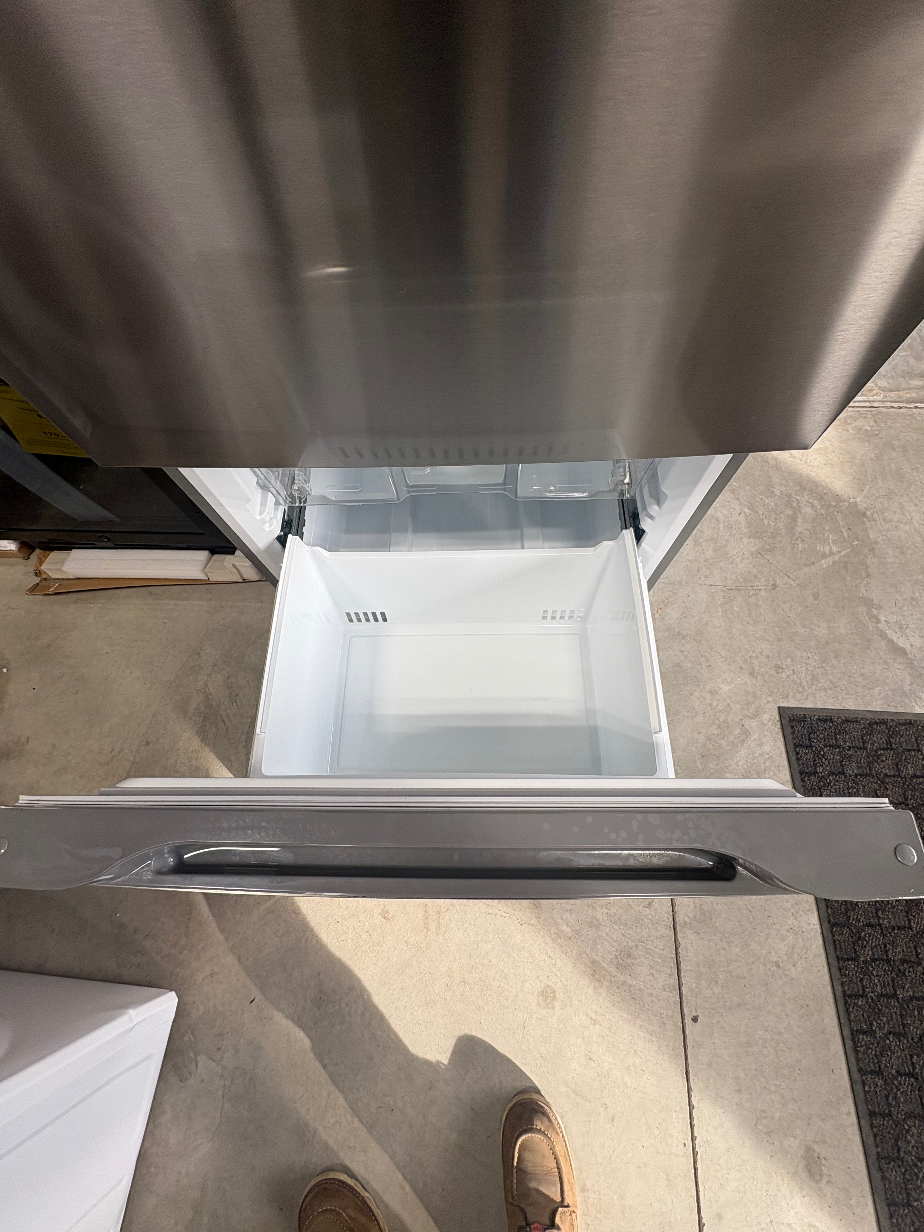 Brand new Vissani 30 in. 18.7 cu. ft. Bottom Freezer Refrigerator in Fingerprint Resistant Stainless Steel, Garage Ready