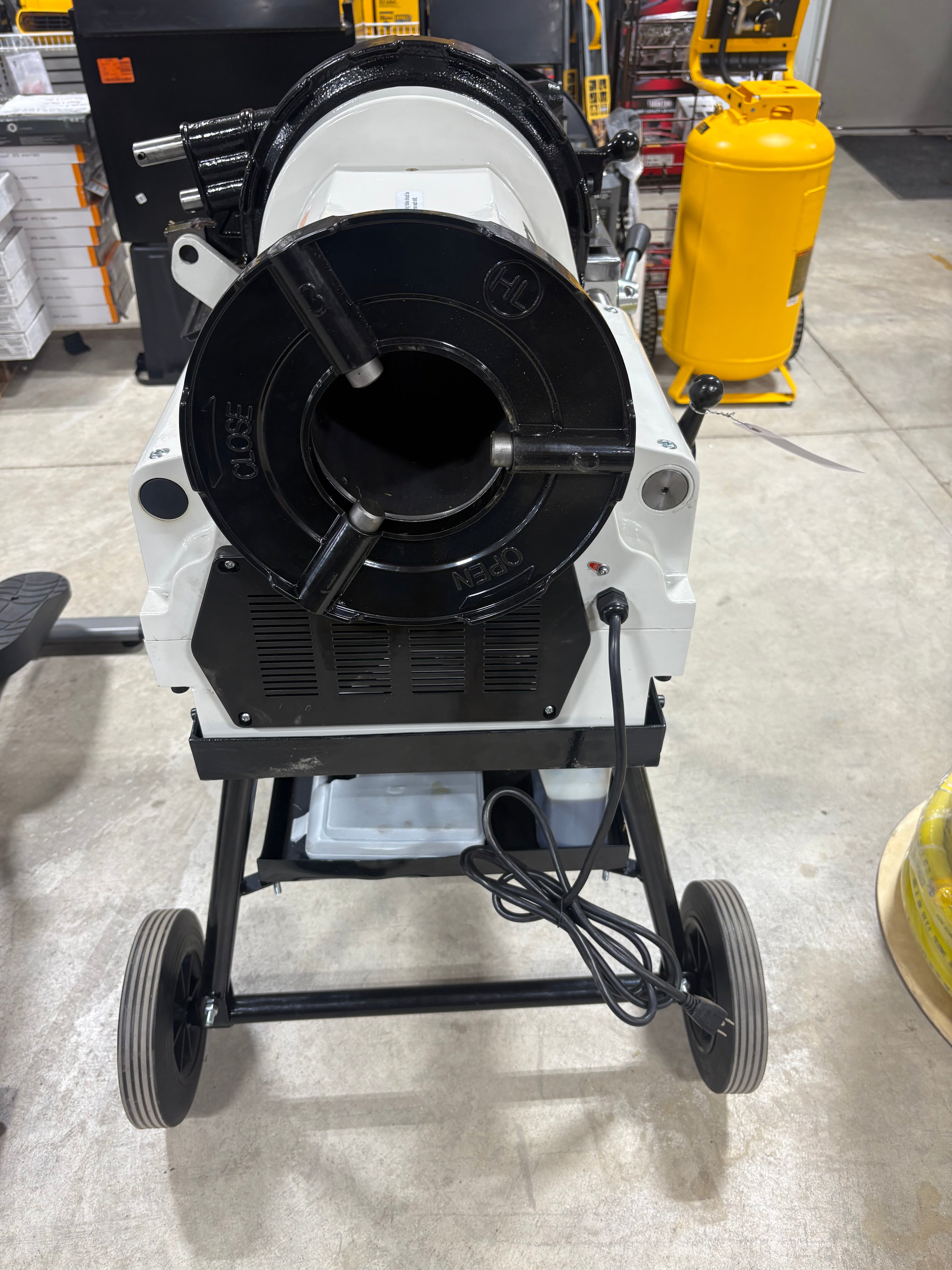 Brand new Klutch 4in. Electric Pipe Threader 110V