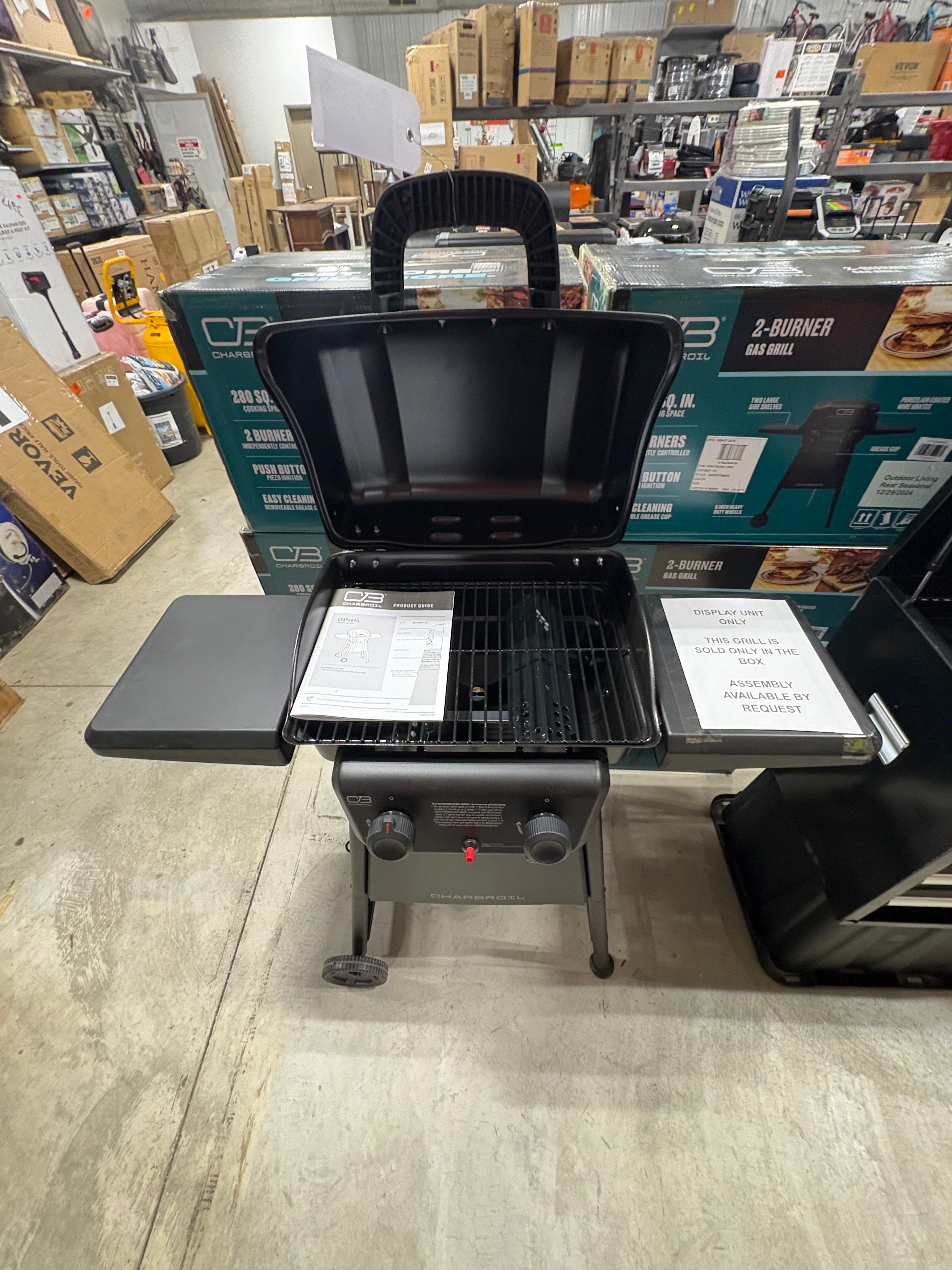 Brand new Char-Broil 2 Burner 20000 BTU Gas Grill