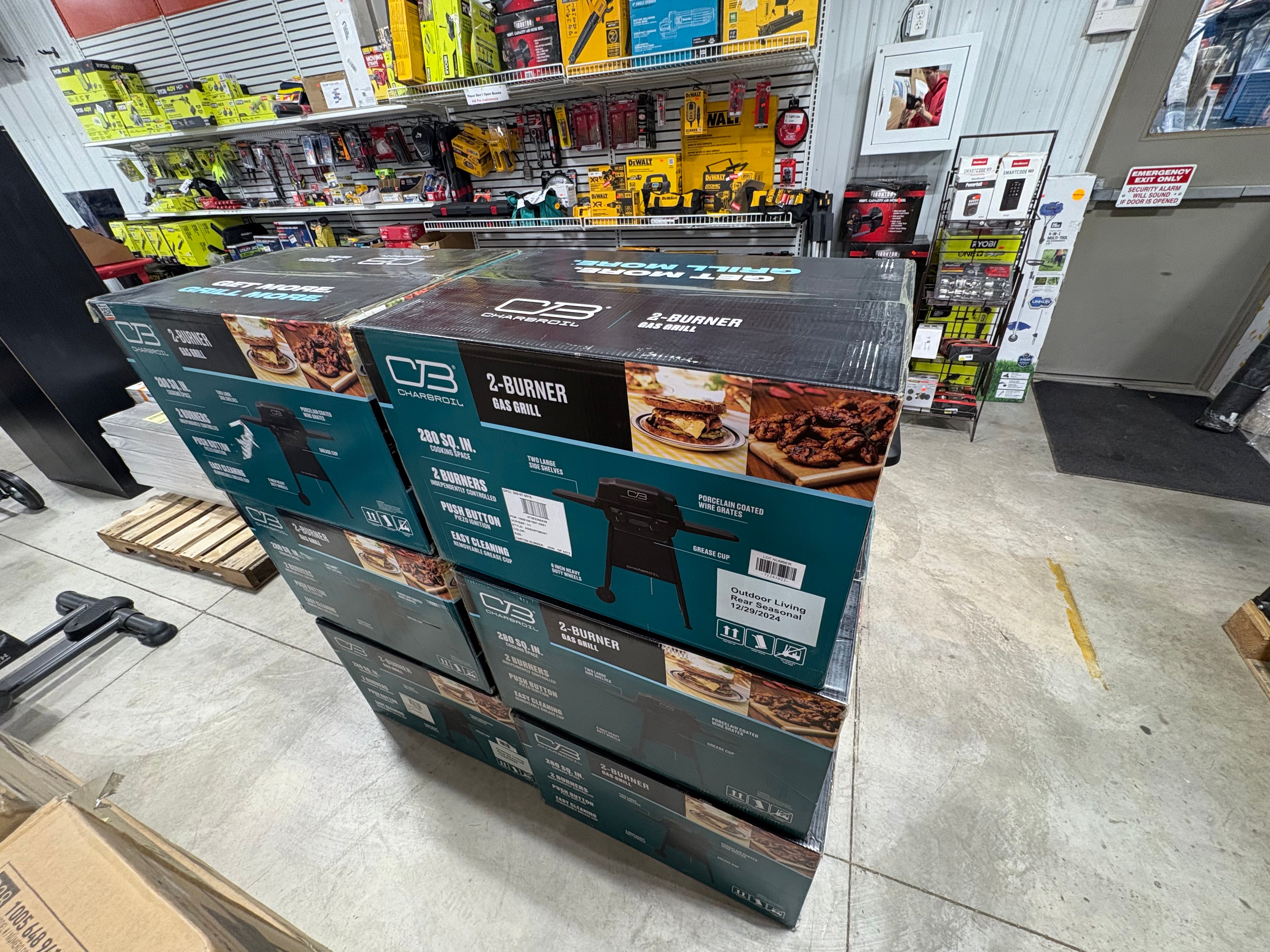 Brand new Char-Broil 2 Burner 20000 BTU Gas Grill