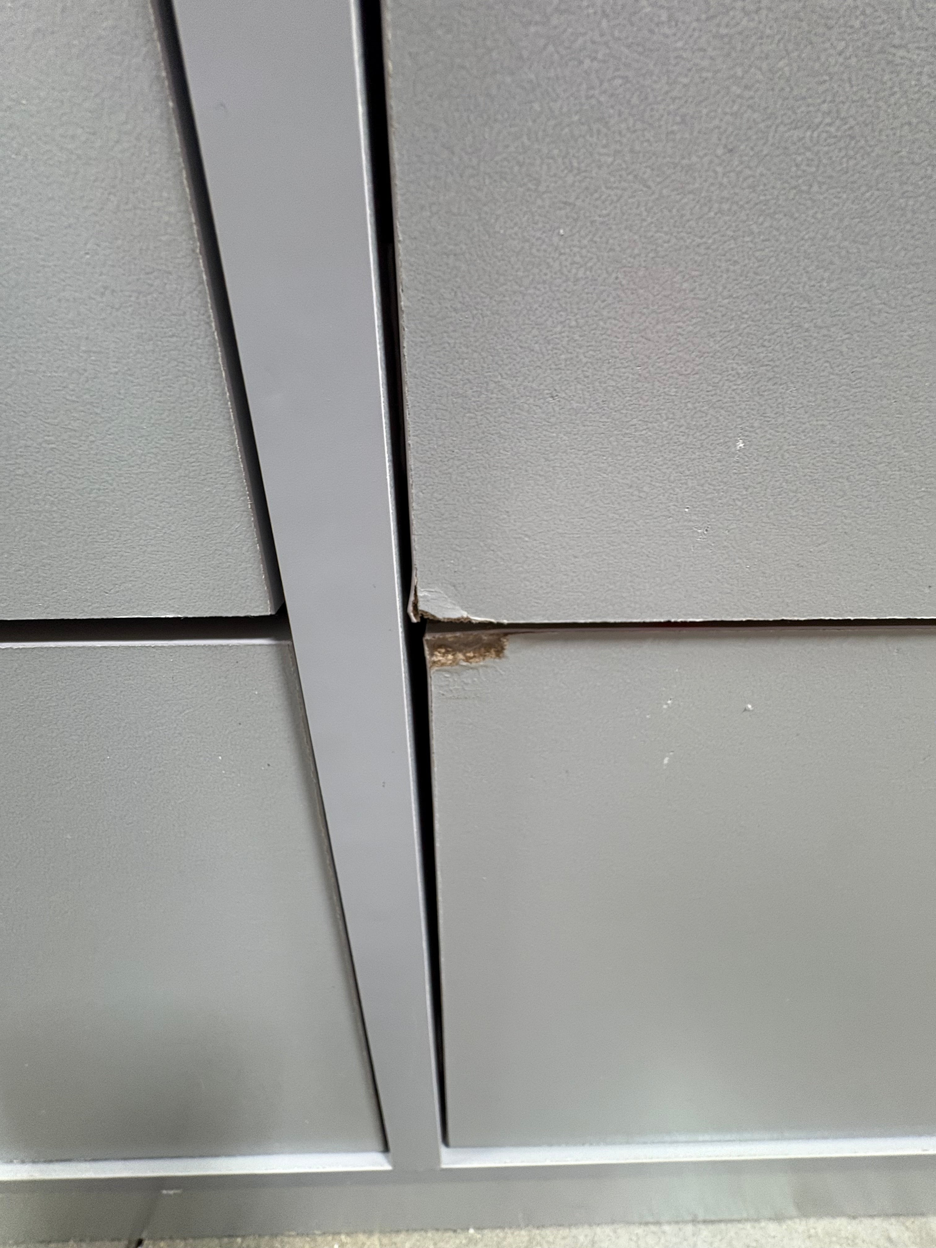 Brand new and fully assembled Mainstays DW65830 CLassic 6 Drawer Dresser-Gray