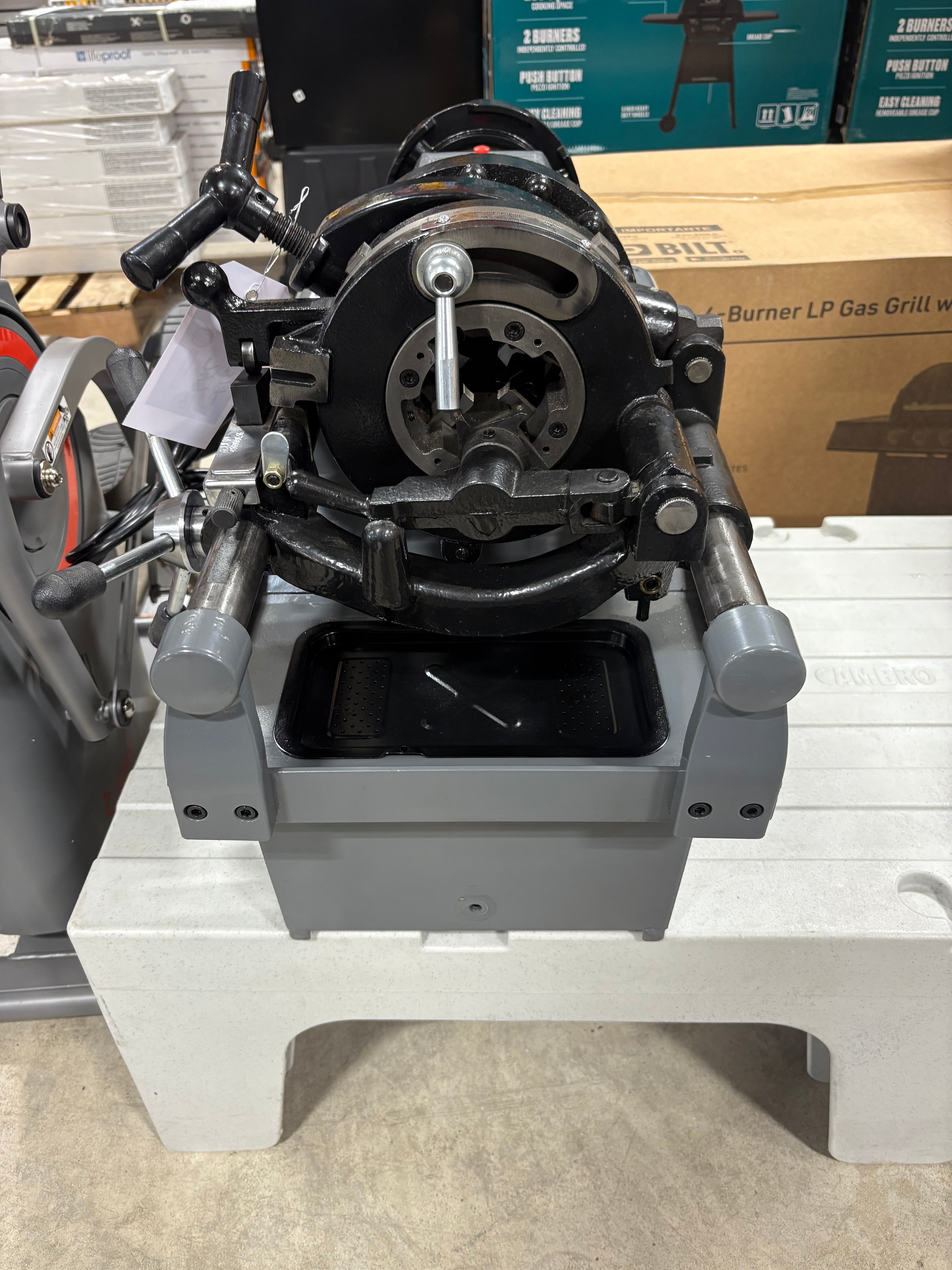 Klutch 1/2in.–2in. Electrical Pipe Threader, 4-Pack with 4 Dies, 28 Max. RPM, 6.5 Amps. No Legs