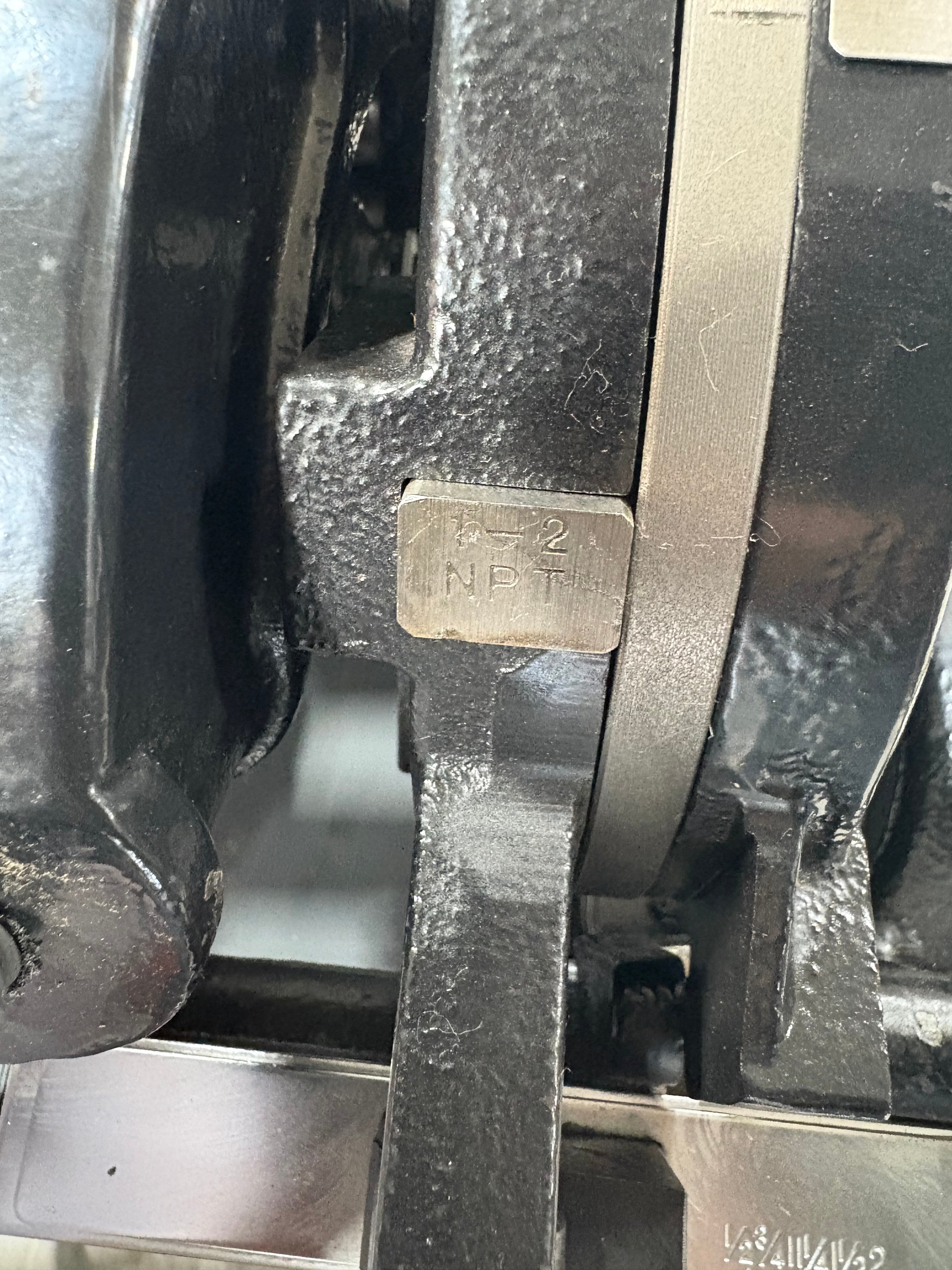 Klutch 1/2in.–2in. Electrical Pipe Threader, 4-Pack with 4 Dies, 28 Max. RPM, 6.5 Amps. No Legs