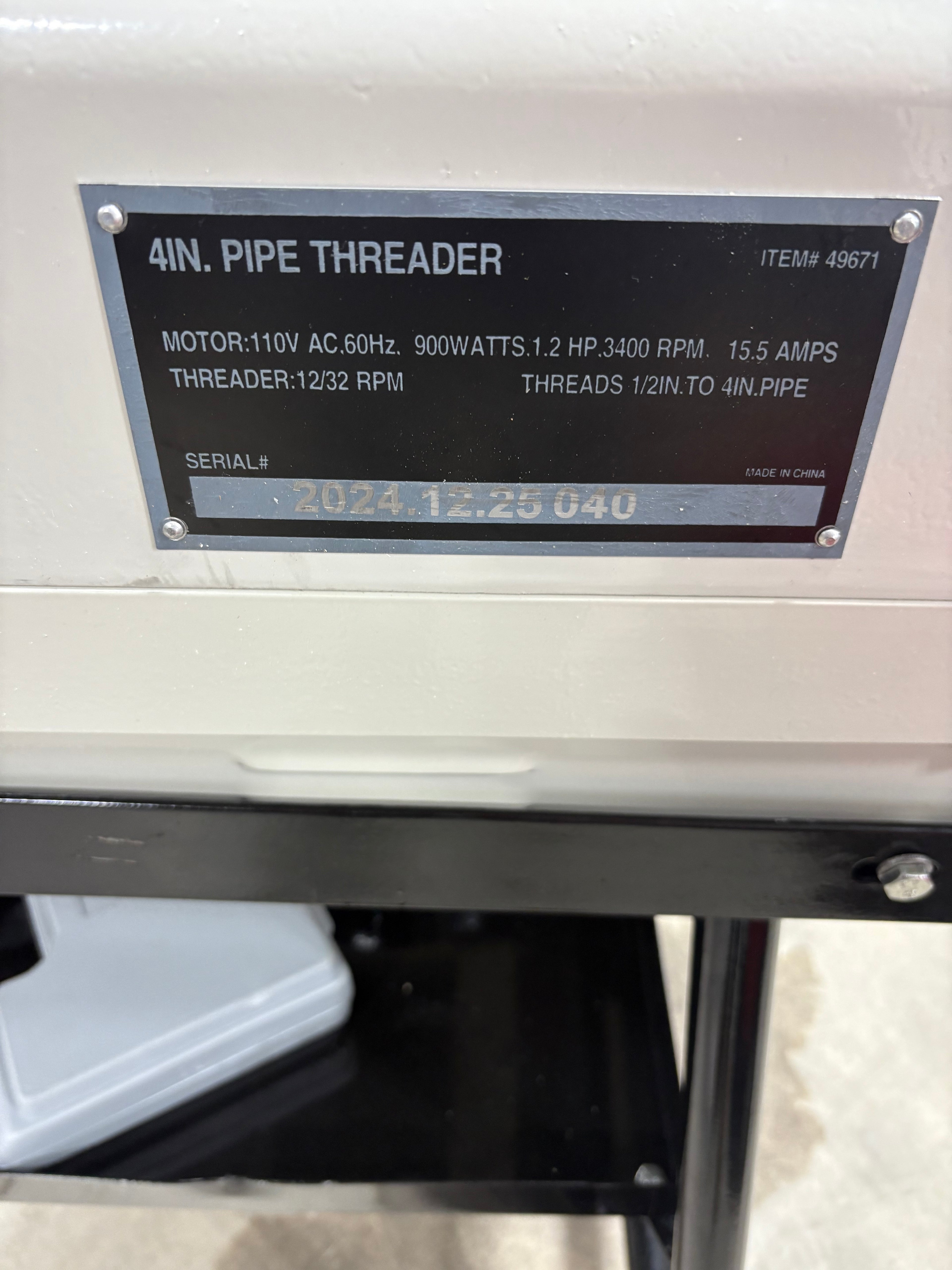 Brand new and fully assembled Klutch 4in. Electric Pipe Threader 110V