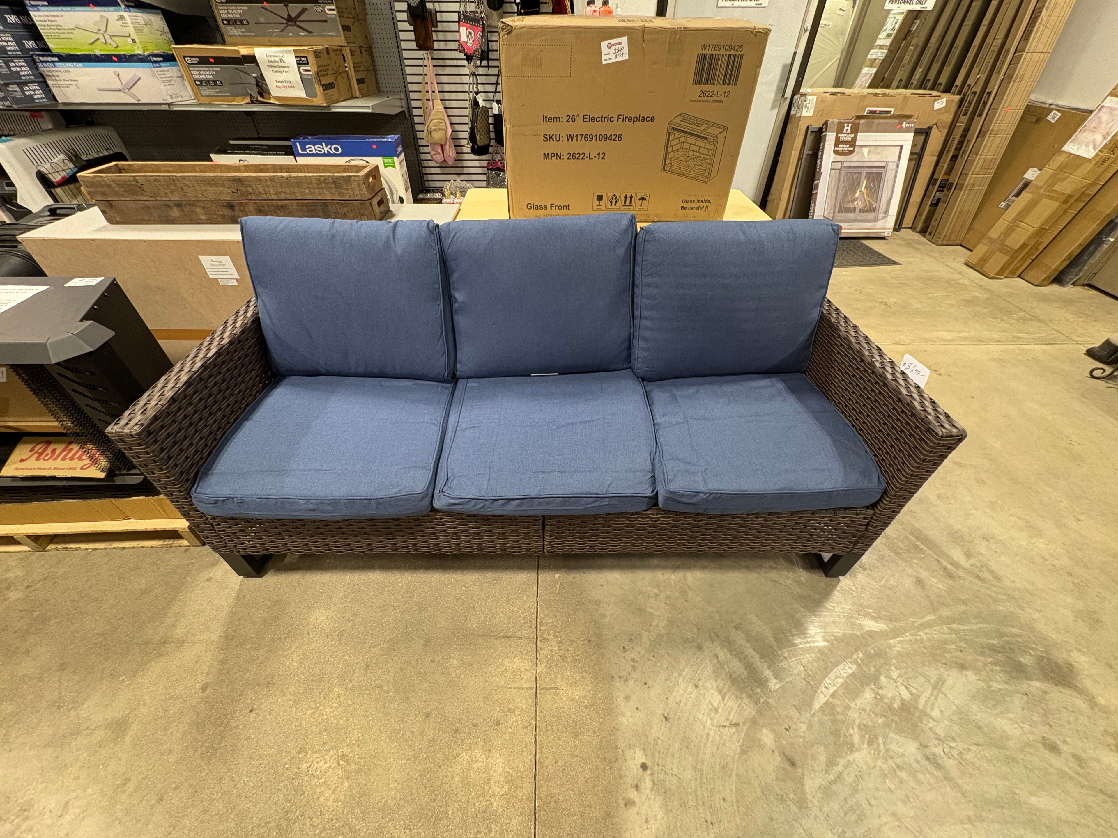 Brand new 3-Seat Wicker Outdoor Patio Sofa Couch with Deep Seating and Cushions (Brown/Blue)