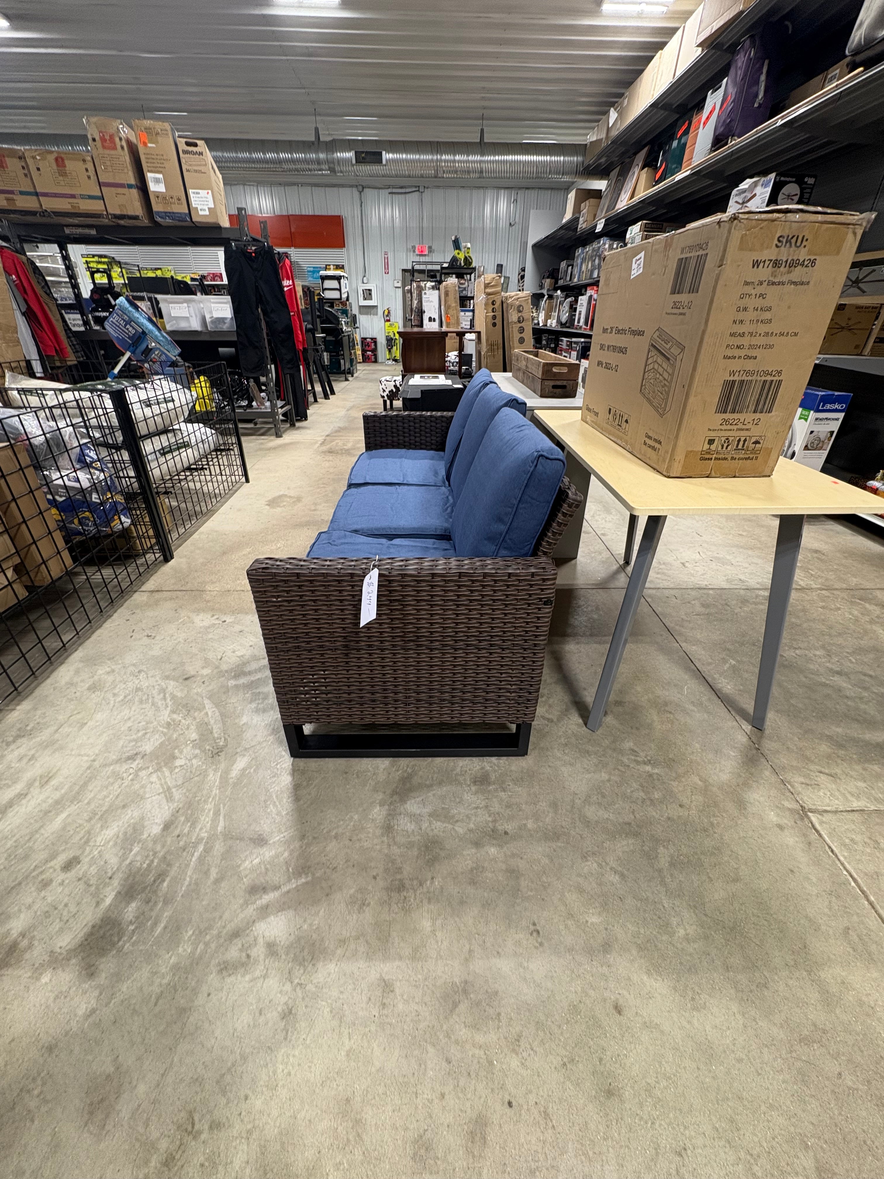 Brand new 3-Seat Wicker Outdoor Patio Sofa Couch with Deep Seating and Cushions (Brown/Blue)