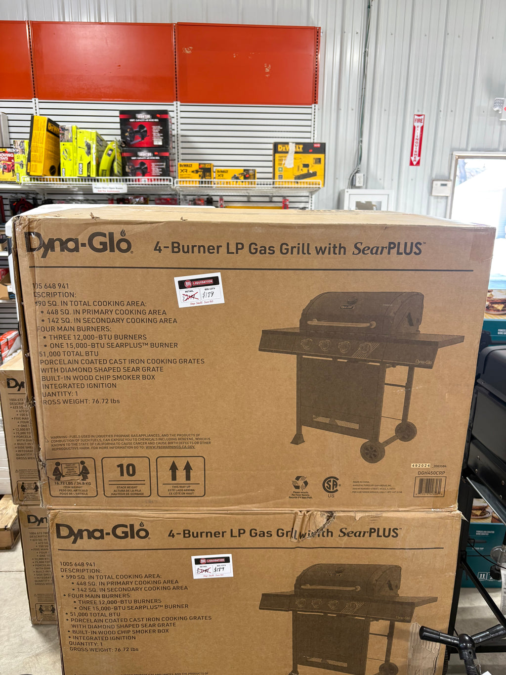 Brand new in the box Dyna-Glo 4-Burner Propane Gas Grill in Matte Black with TriVantage Multifunctional Cooking System
