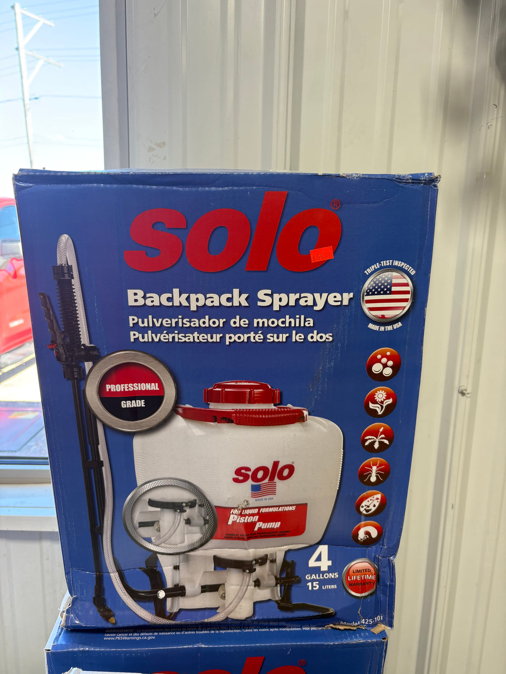 Brand new Solo 4 gal Sprayer Backpack Sprayer