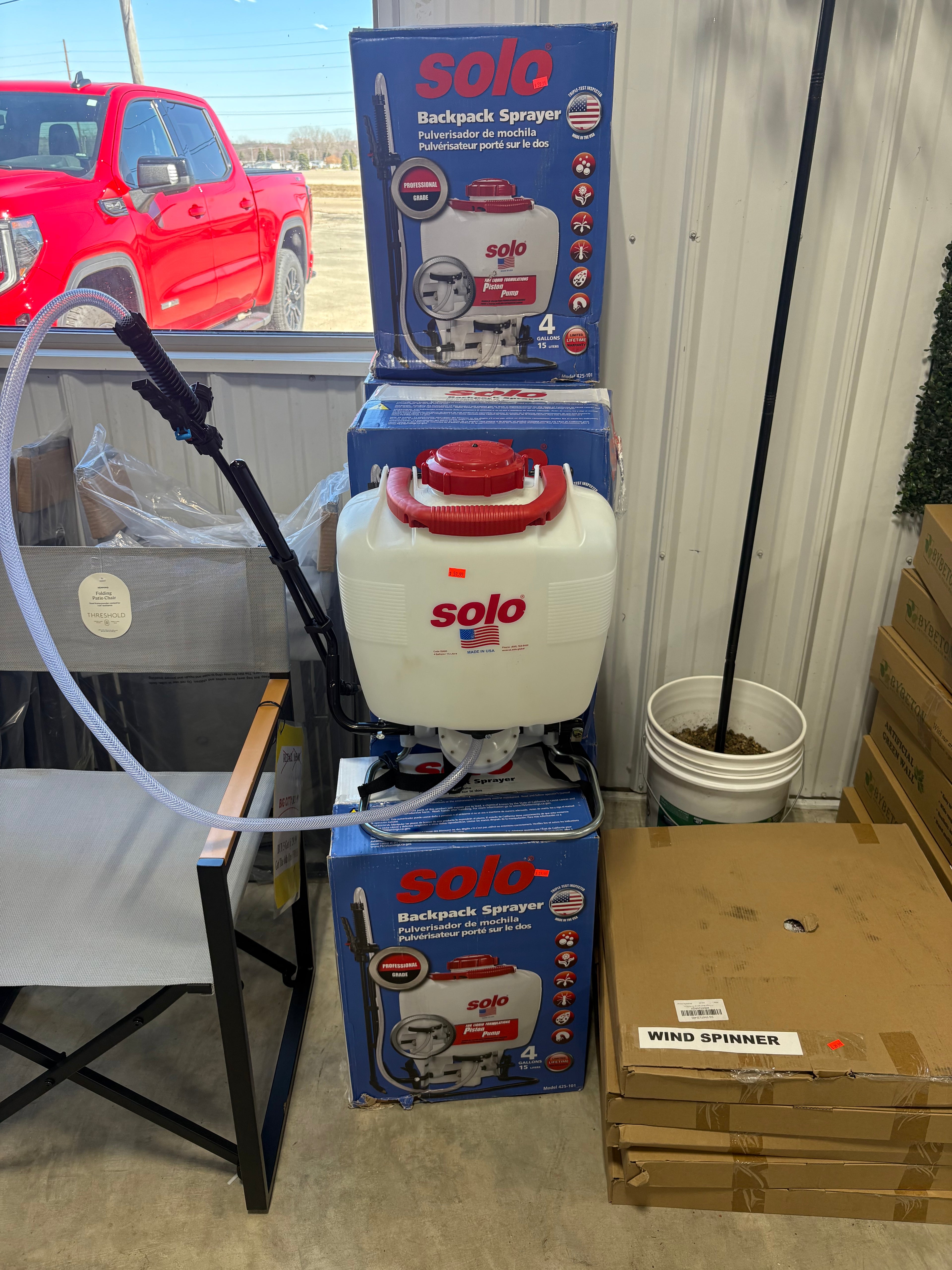 Brand new Solo 4 gal Sprayer Backpack Sprayer