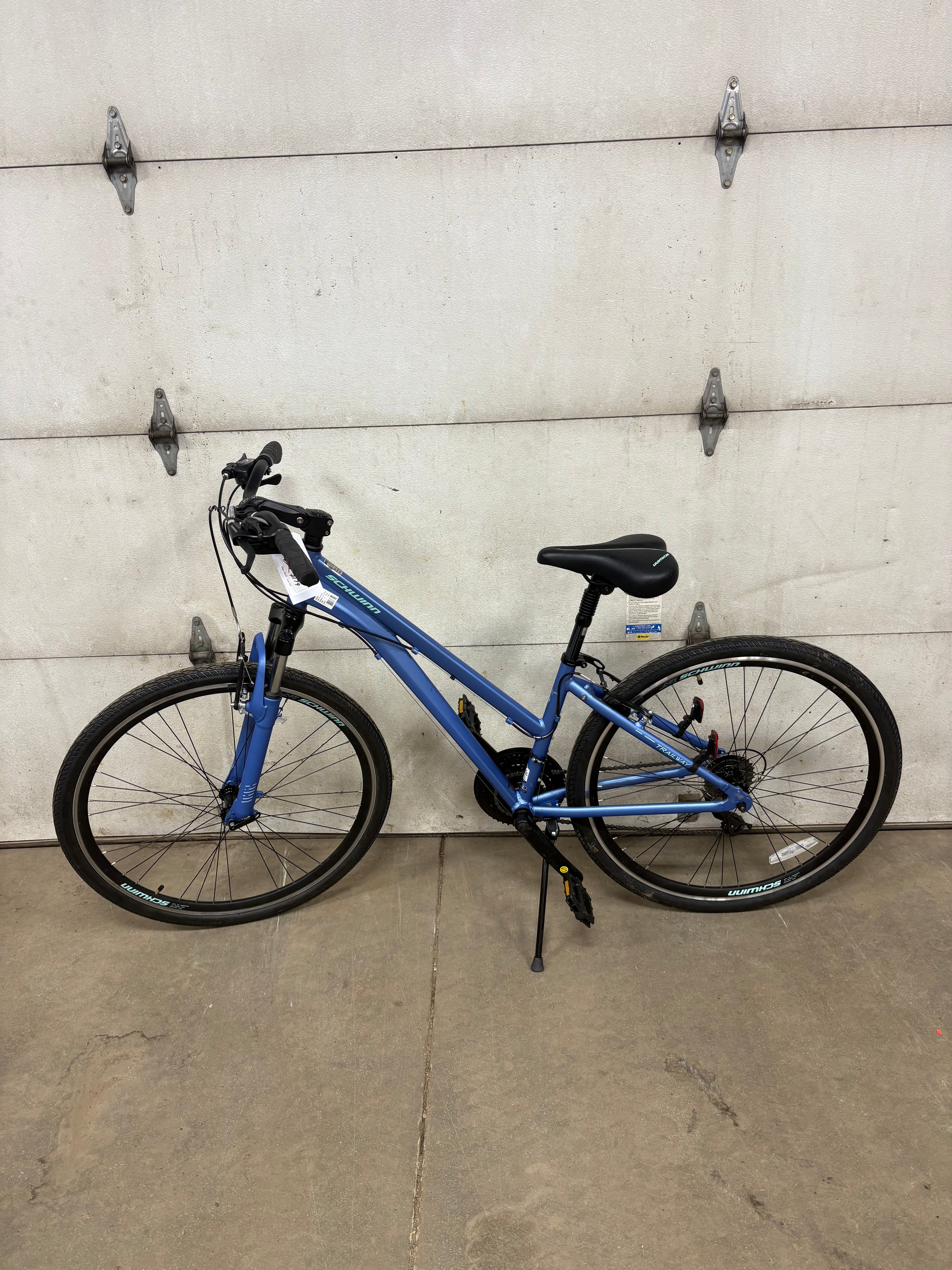 Brand new Schwinn Trailway Hybrid Bike, 700c Wheel, 21 Speeds, Periwinkle
