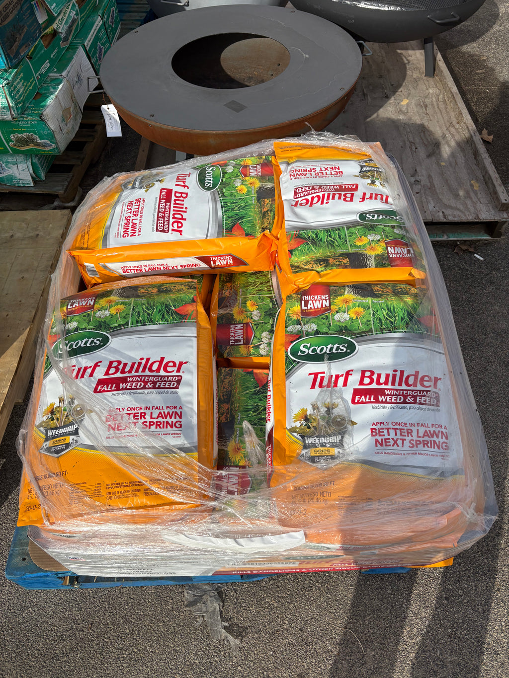 Scotts Winterguard Fall Weed & Feed - 45.1 lbs.