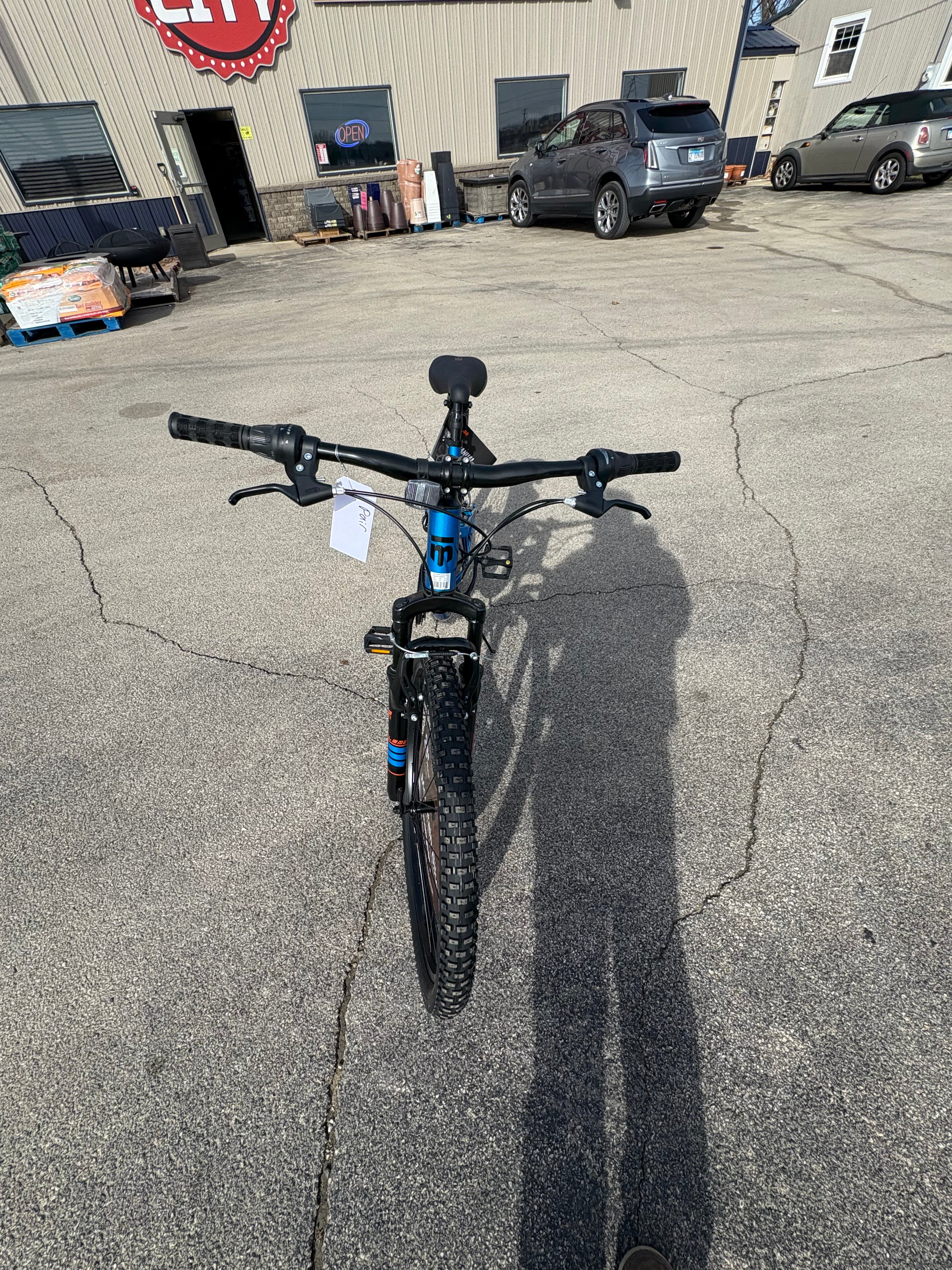 Brand new Mongoose Limestone Mountain Bike, 26 Inch Wheel, Blue