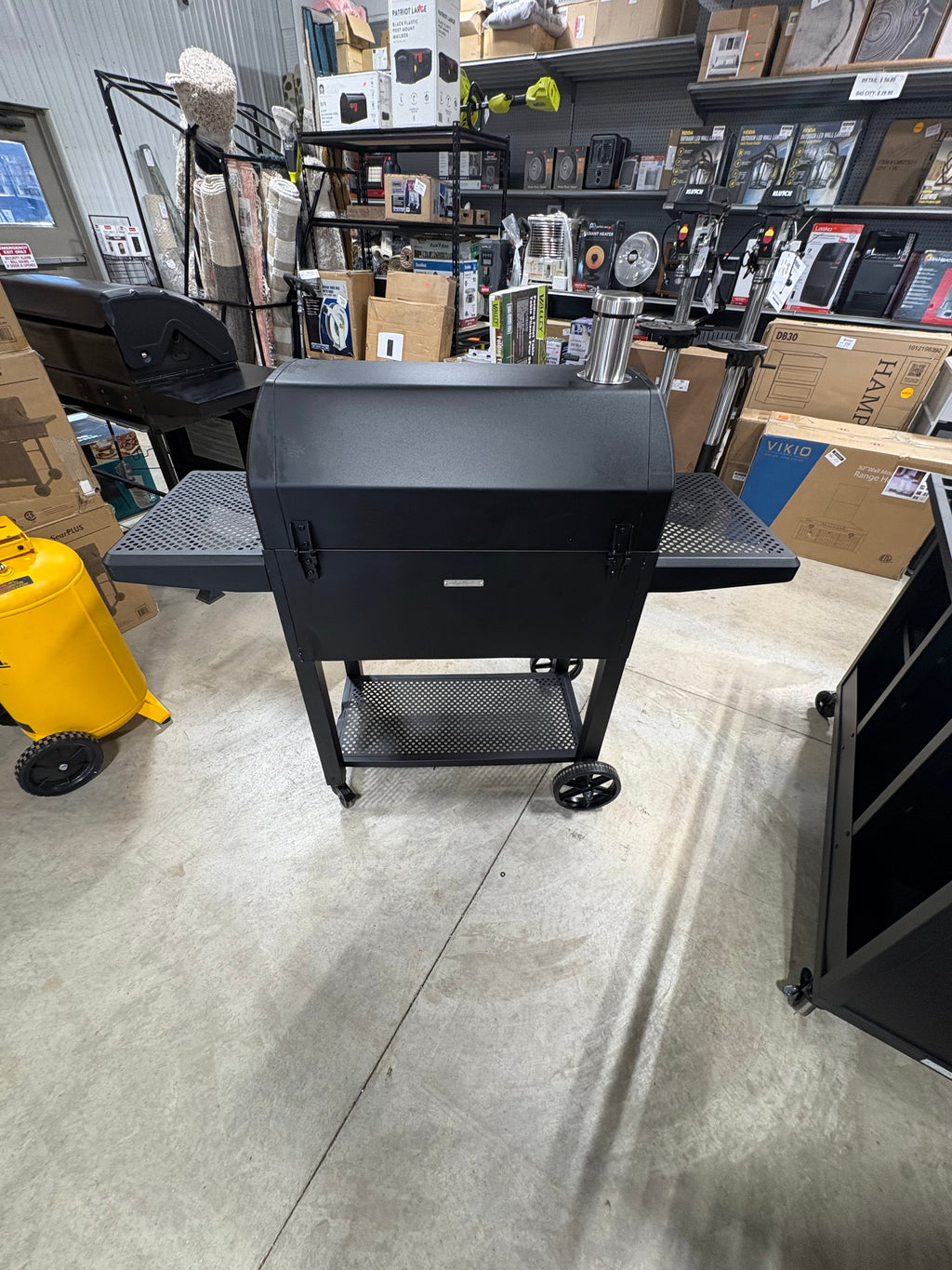 Brand new and Fully Assembled Char-Griller Classic Charcoal Grill in Black.
