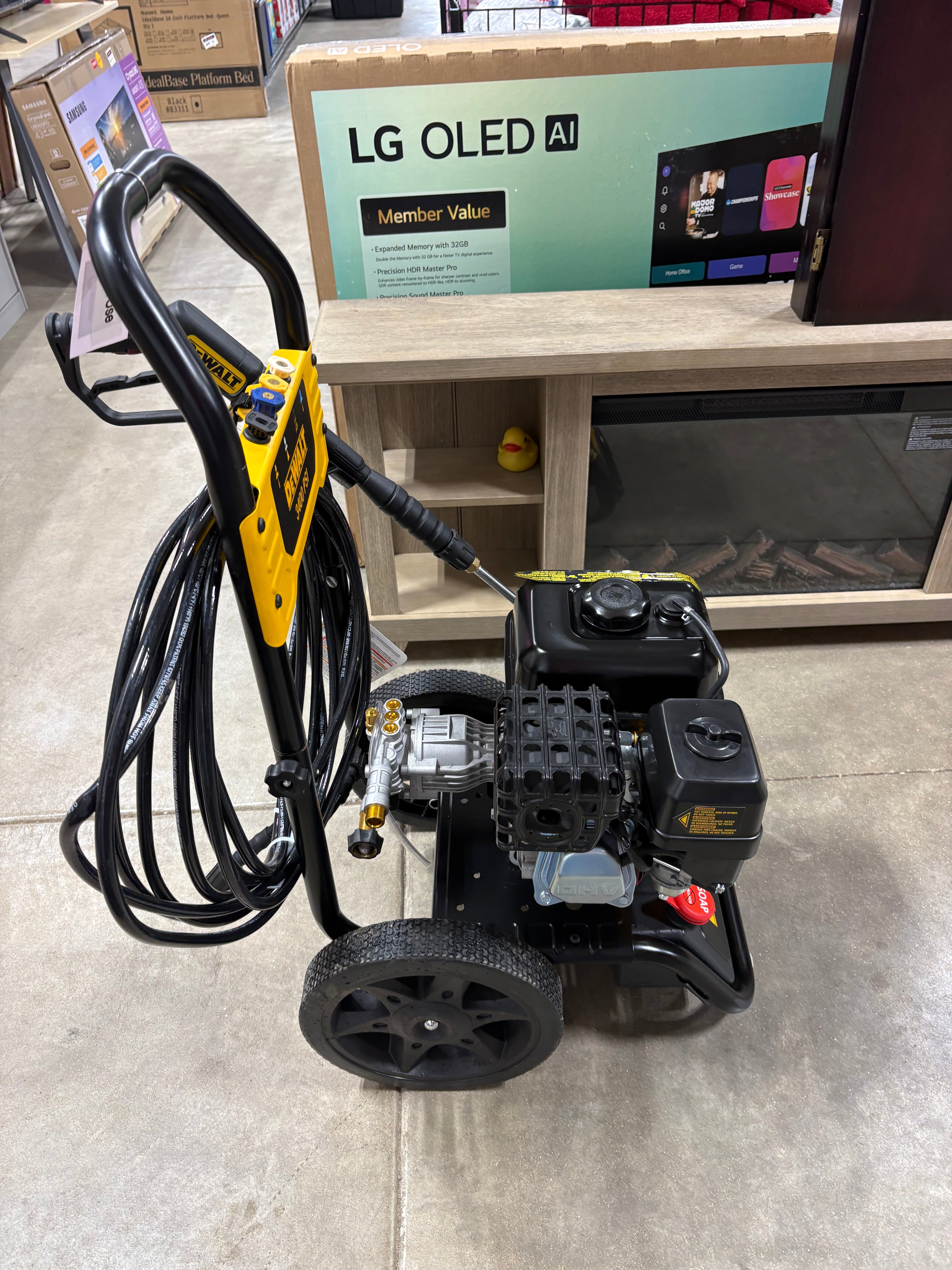 DEWALT 3400 PSI 2.5 GPM Gas Pressure Washer with Maintenance-Free Pump, Heavy-Duty Commercial Cold Water Power Washer.