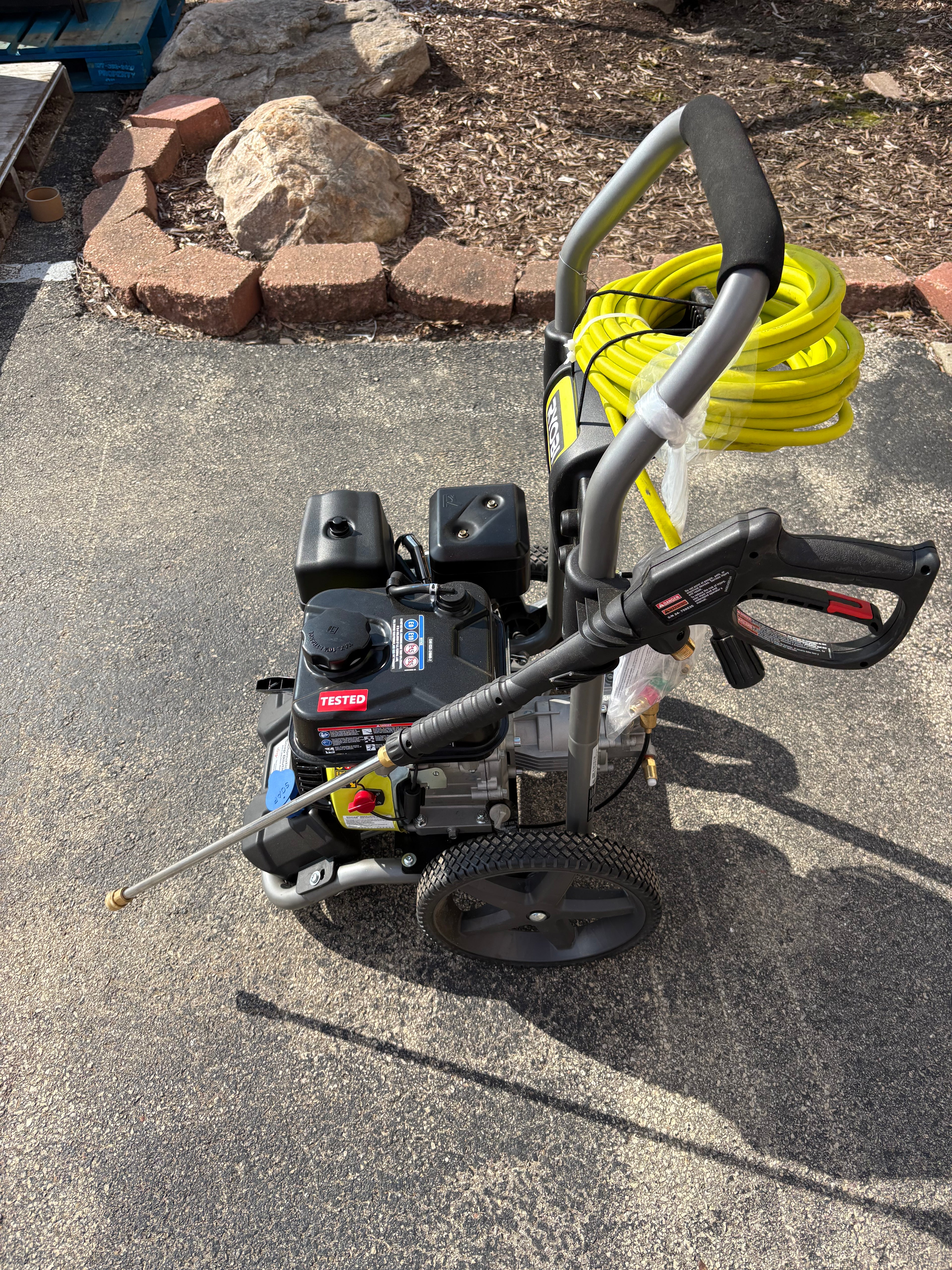 RYOBI 3300 PSI 2.4 GPM Cold Water Gas Pressure Washer with 212cc Engine.