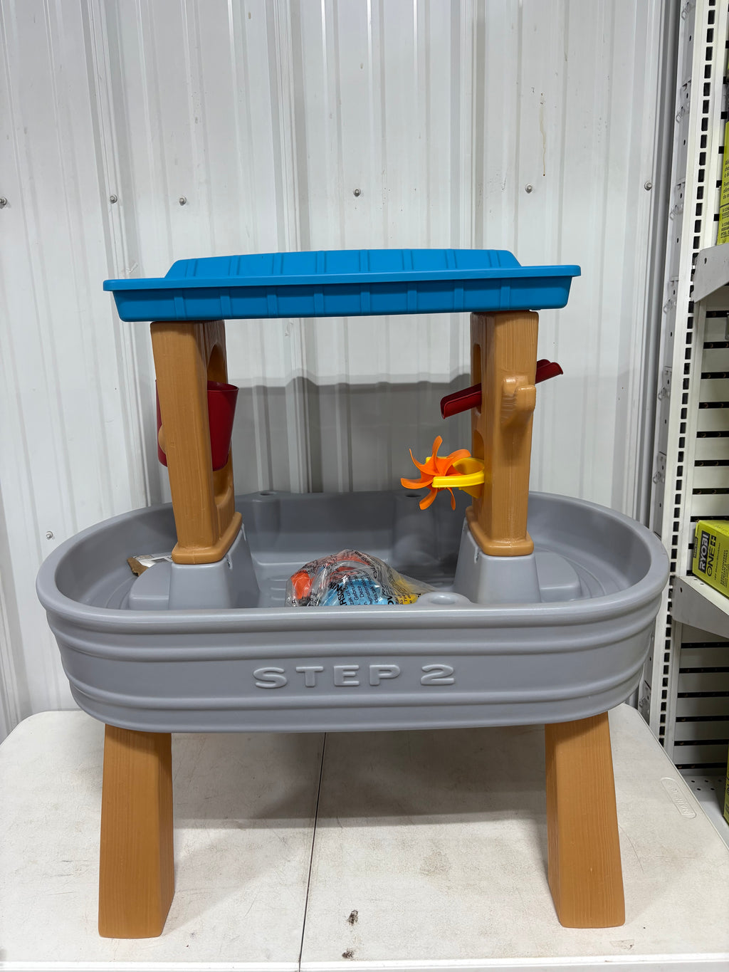 Brand new and assembled Step2 Signature Rain Showers Splash Tub