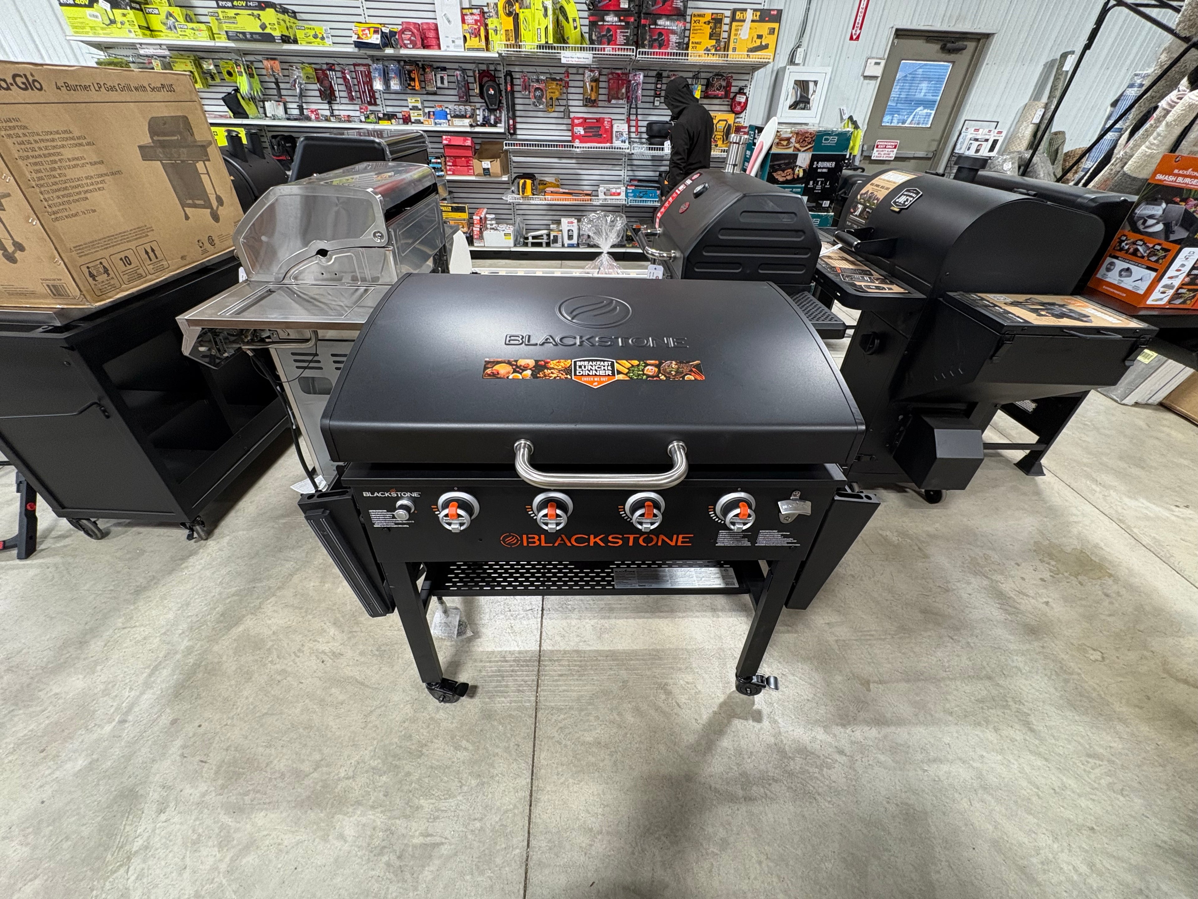 Brand new Blackstone 4-Burner Original Omnivore Outdoor Griddle