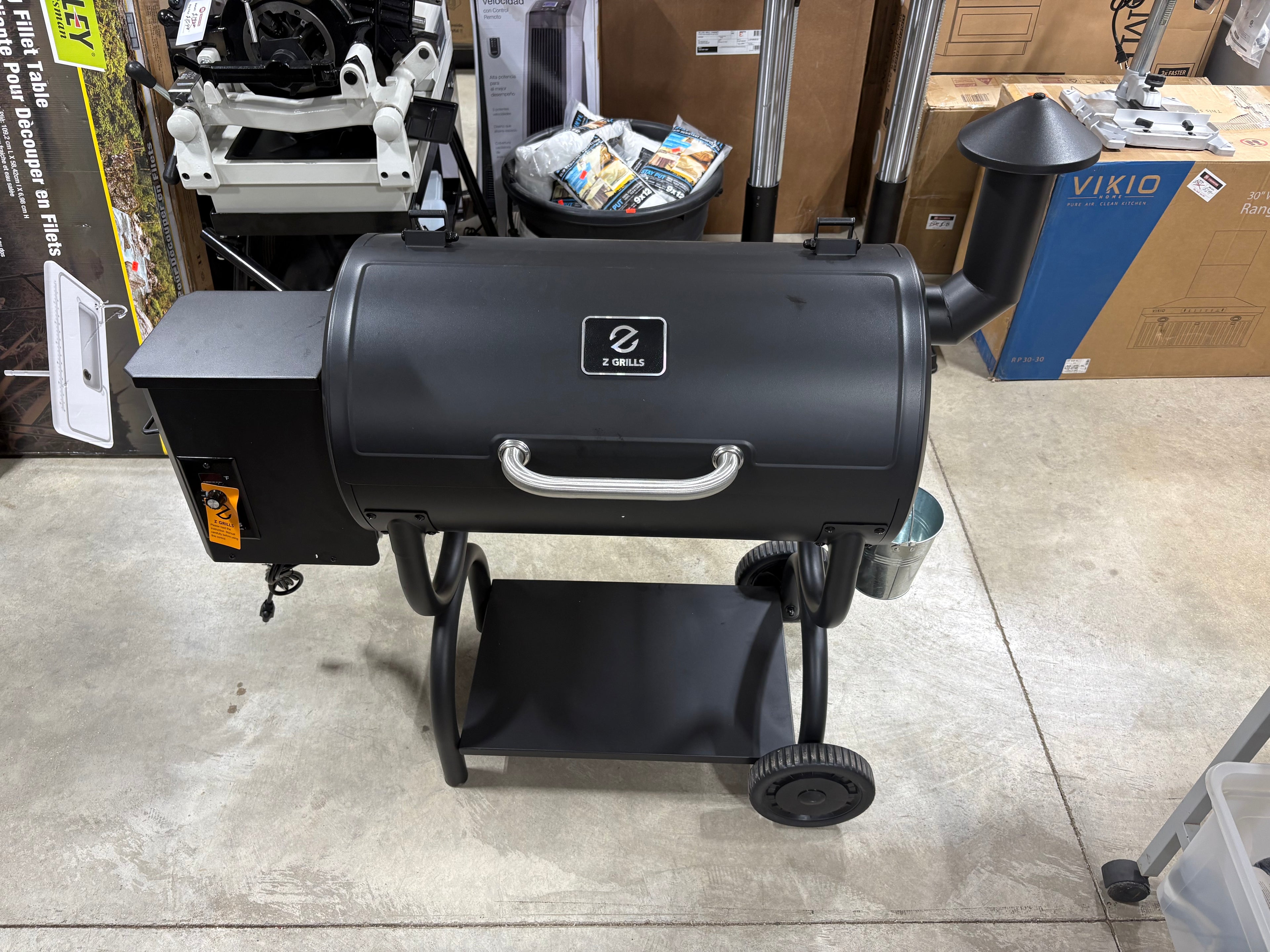 Brand new and assembled Z Grills Wood Pellet Grill BBQ Smoker Digital Control - Black - ZPG-550B