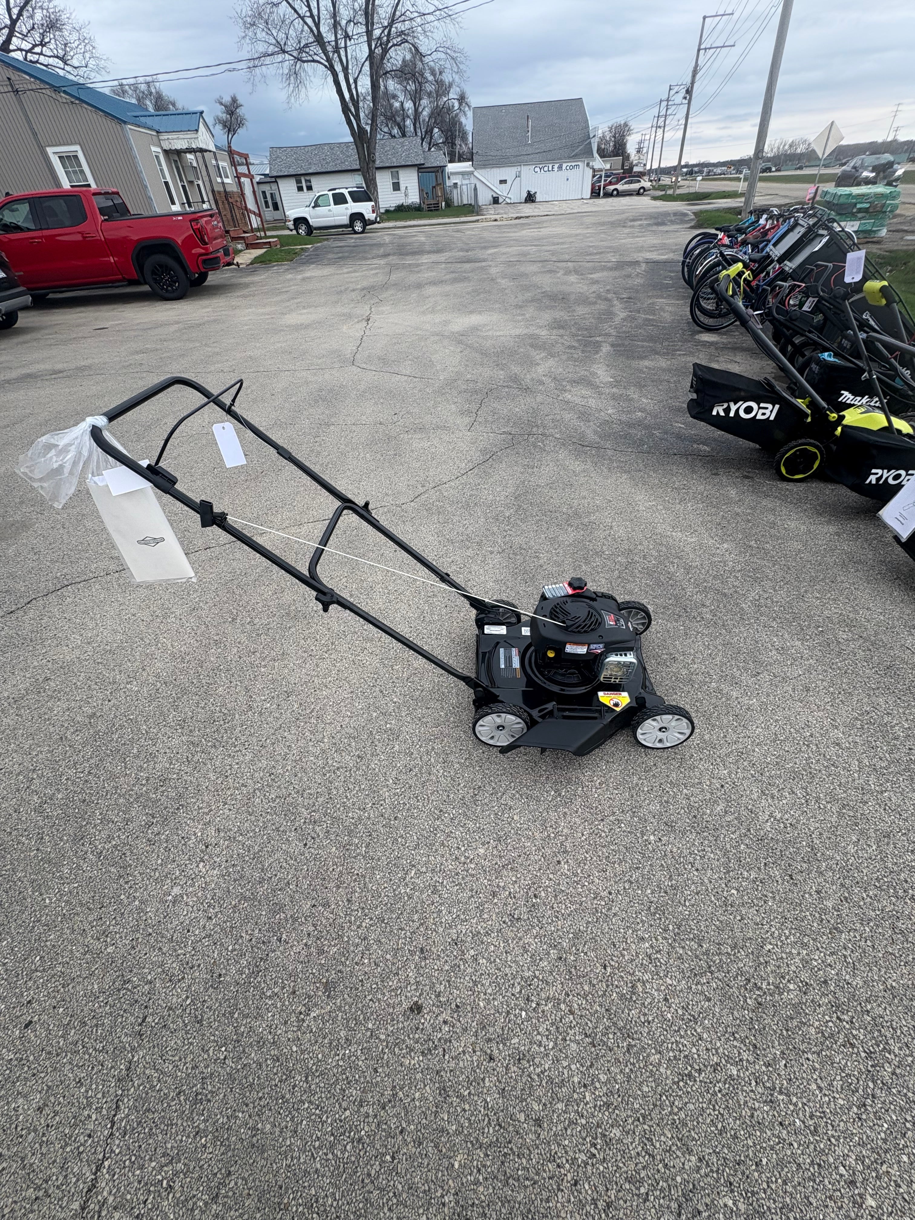 Brand new Murray 20 in. 125 cc Briggs & Stratton Walk Behind Gas Push Lawn Mower with 4 Wheel Height Adjustment and Prime 'N Pull Start