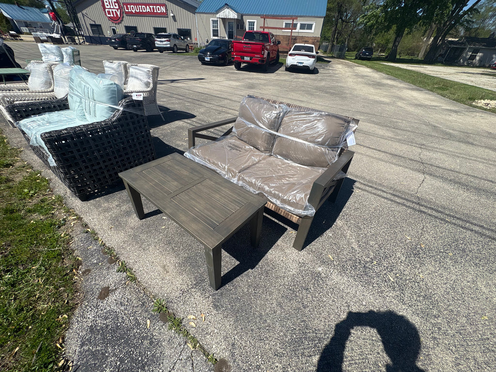 Brand new and assembled Lakehaven Sofa x Wicker Set - Table and Loveseat
