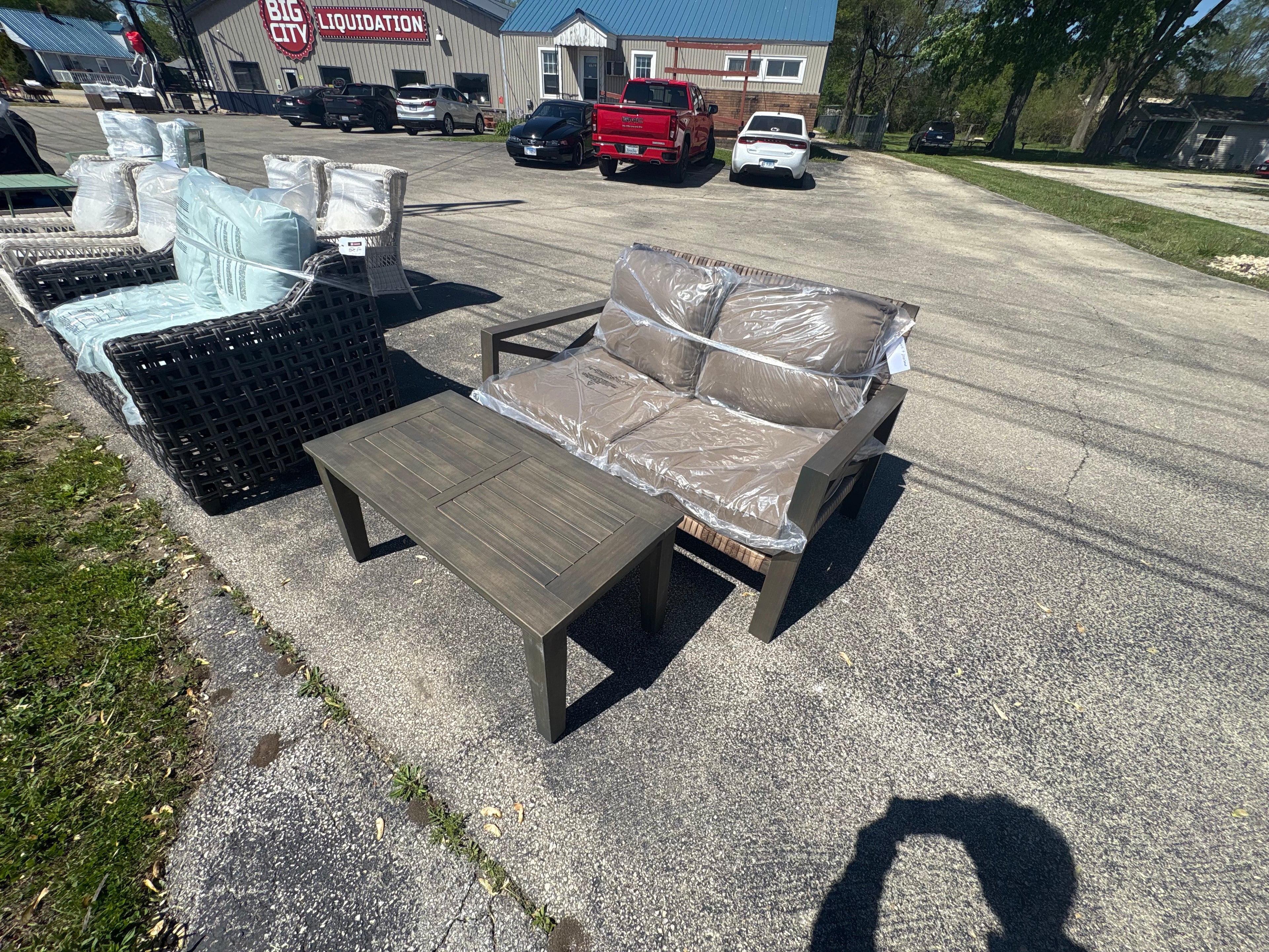 Brand new and assembled Lakehaven Sofa x Wicker Set - Table and Loveseat