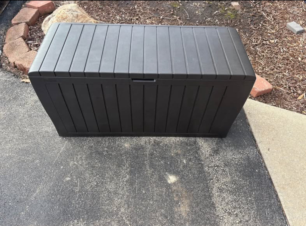 Brand new Keter Marvel 71 Gallon Deck Box - Brown