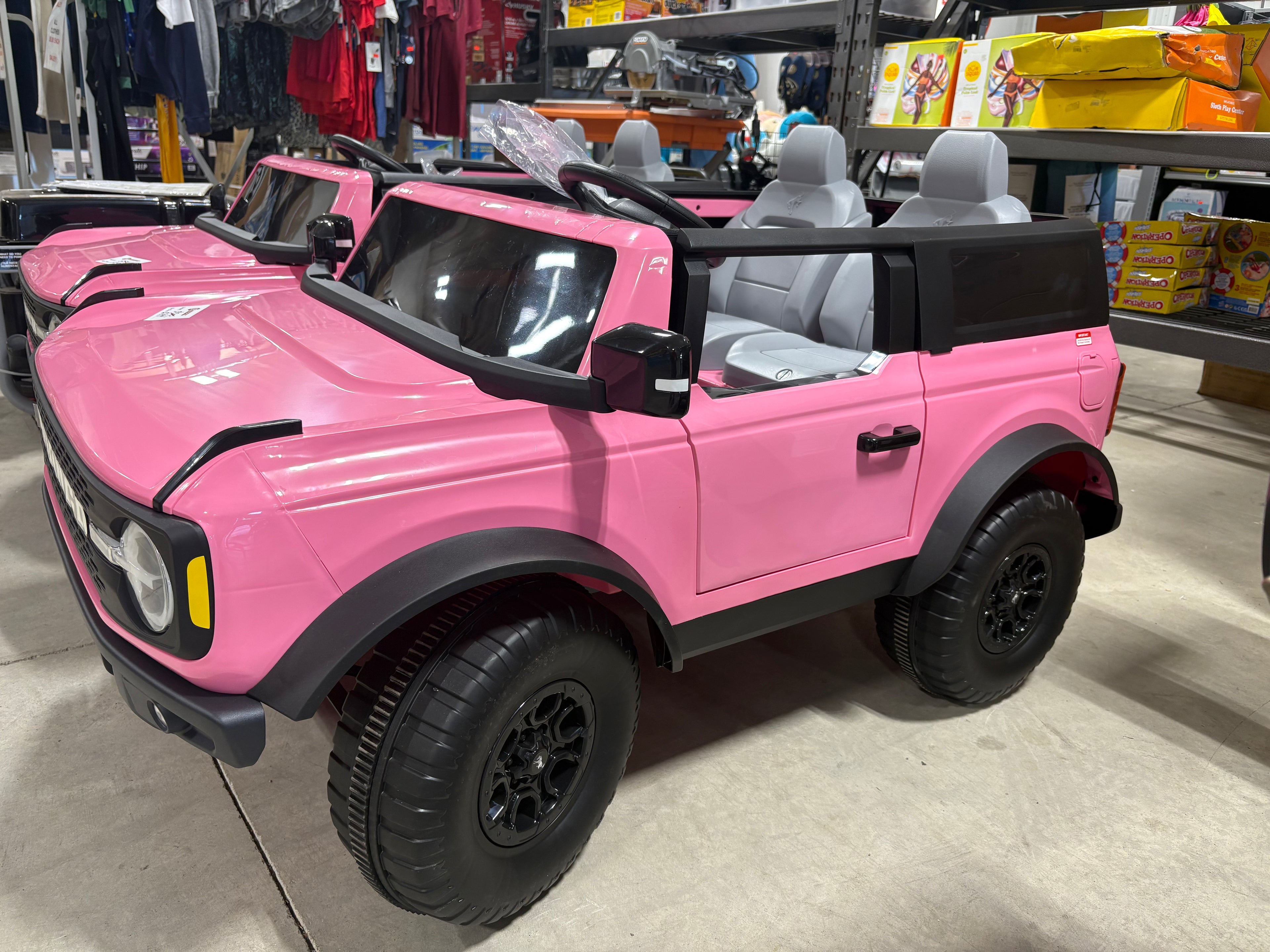 Brand new and Fully Assembled Kidtrax 12V Ford Bronco Kids Ride on Car, Pink