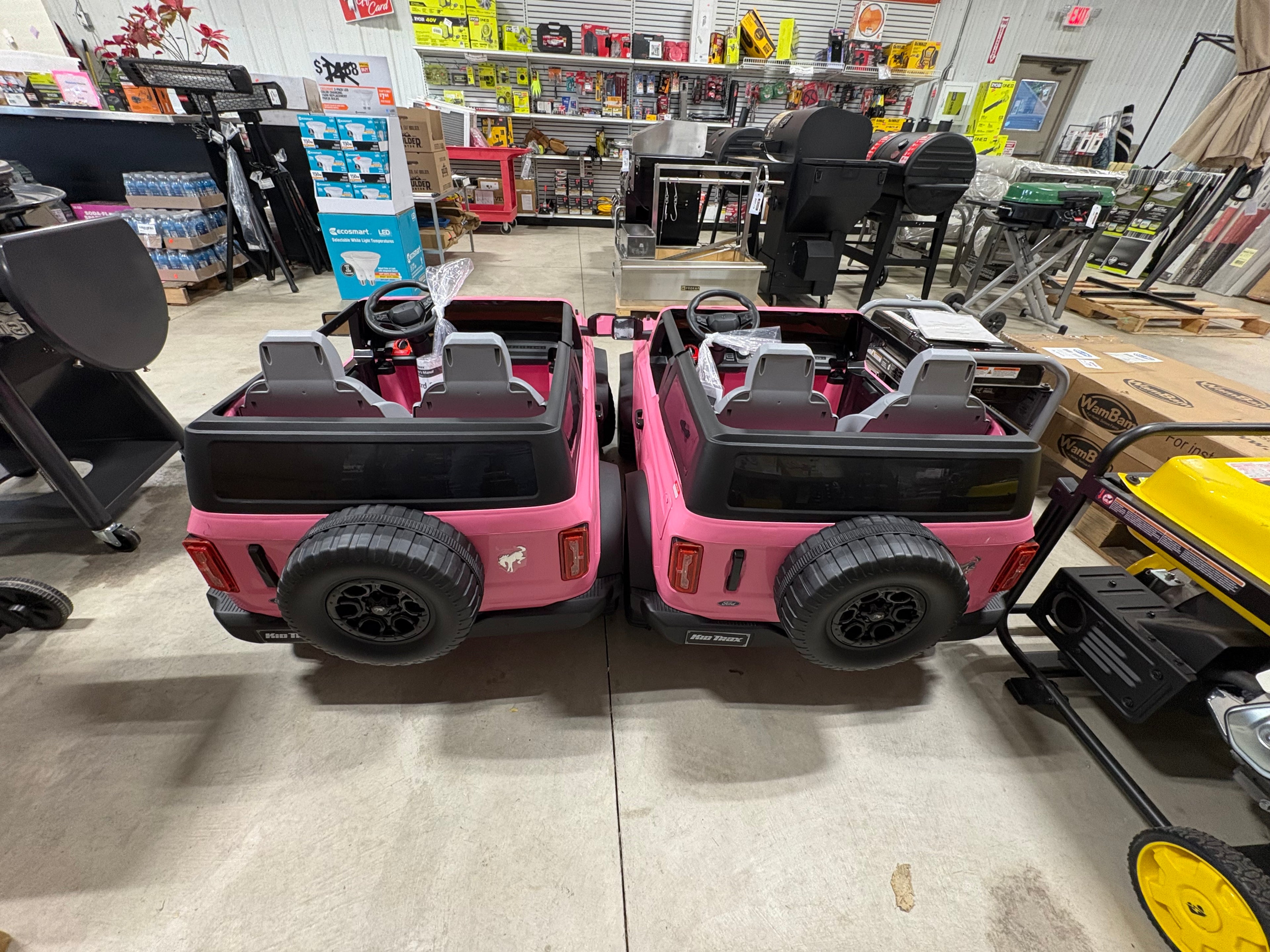 Brand new and Fully Assembled Kidtrax 12V Ford Bronco Kids Ride on Car, Pink