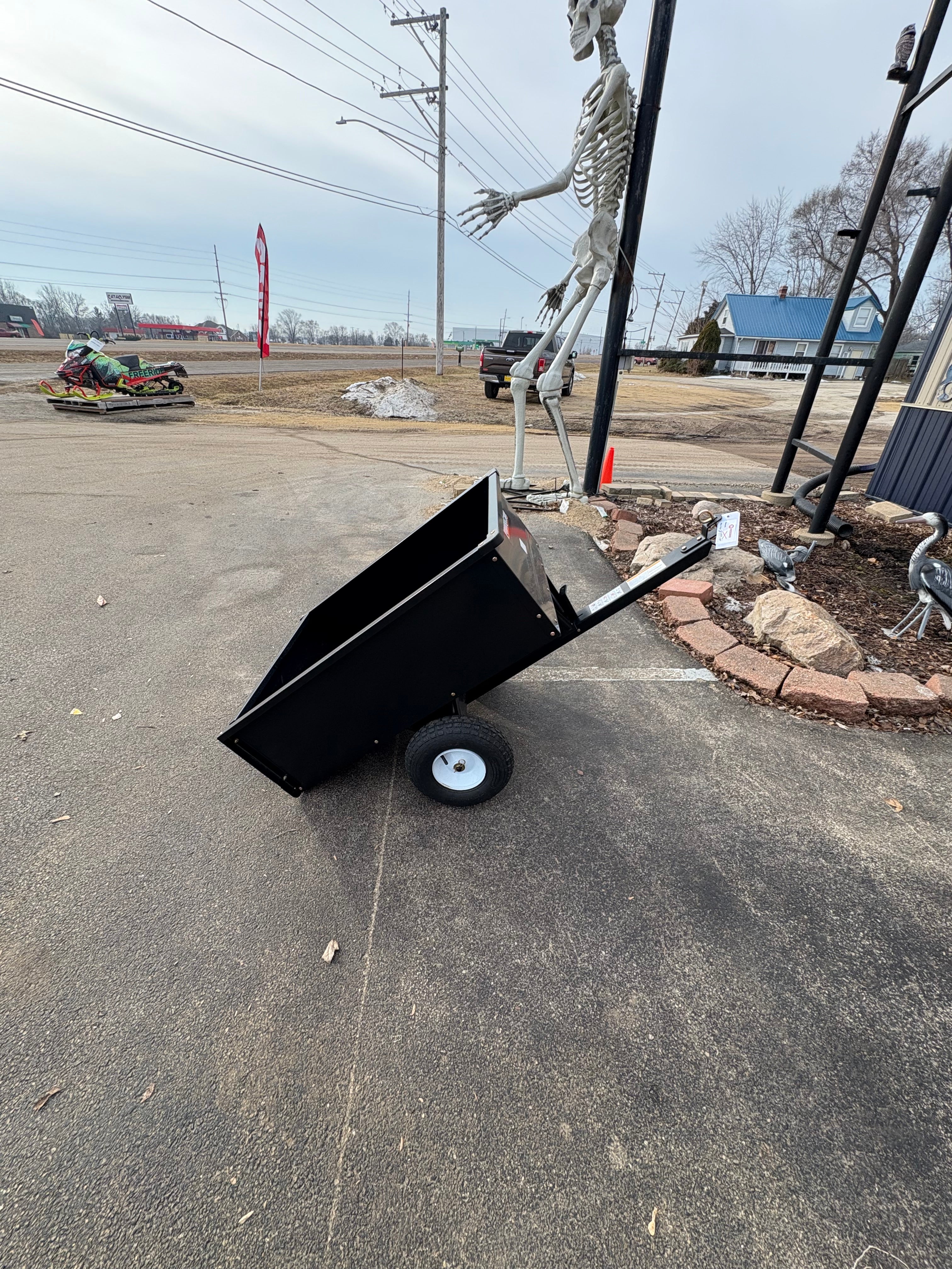 Brand new and Fully Assembled Powercare 10 cu. ft. Lawn Mower Dump Cart with Wheels